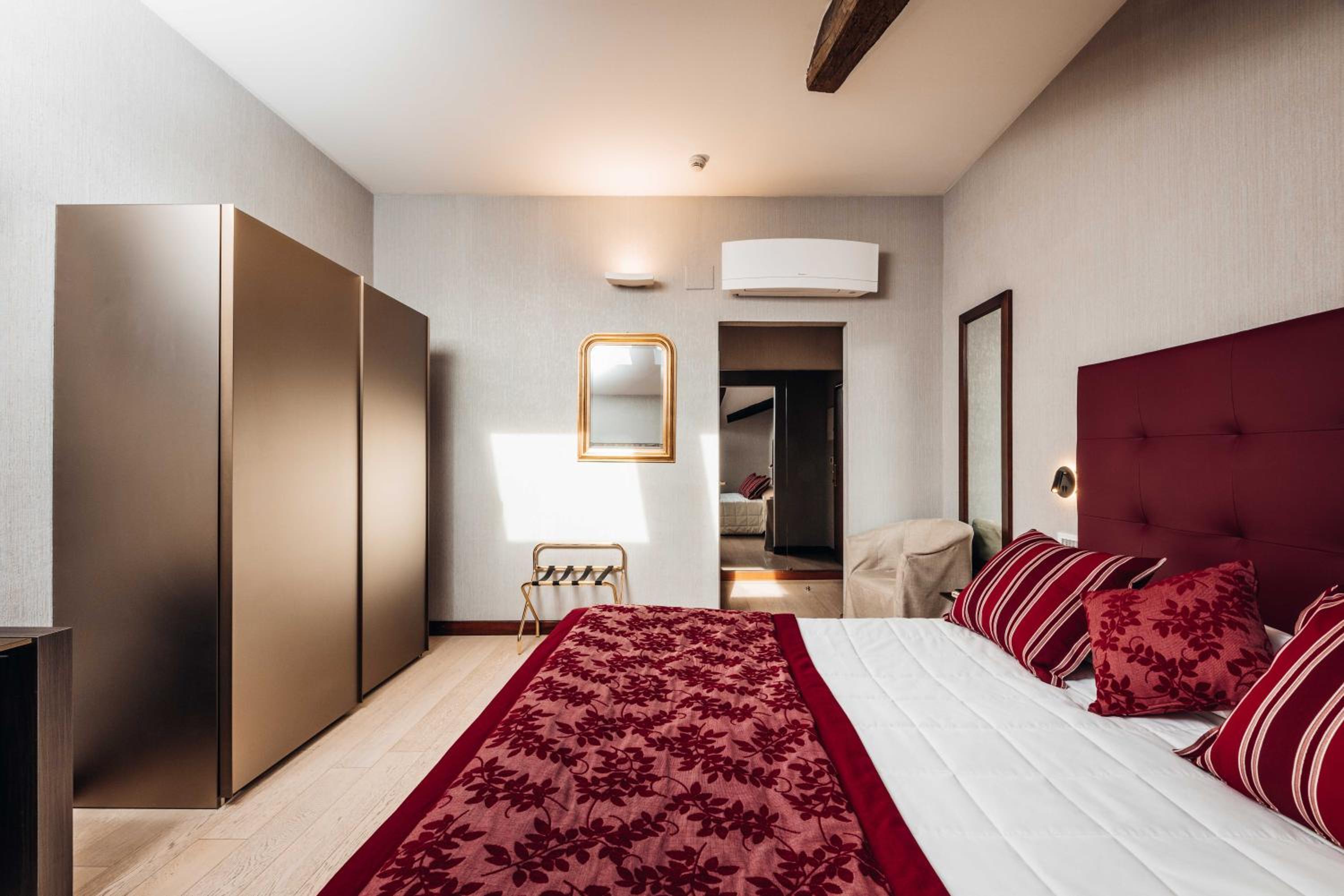 Double Room - Attic - Photo 7