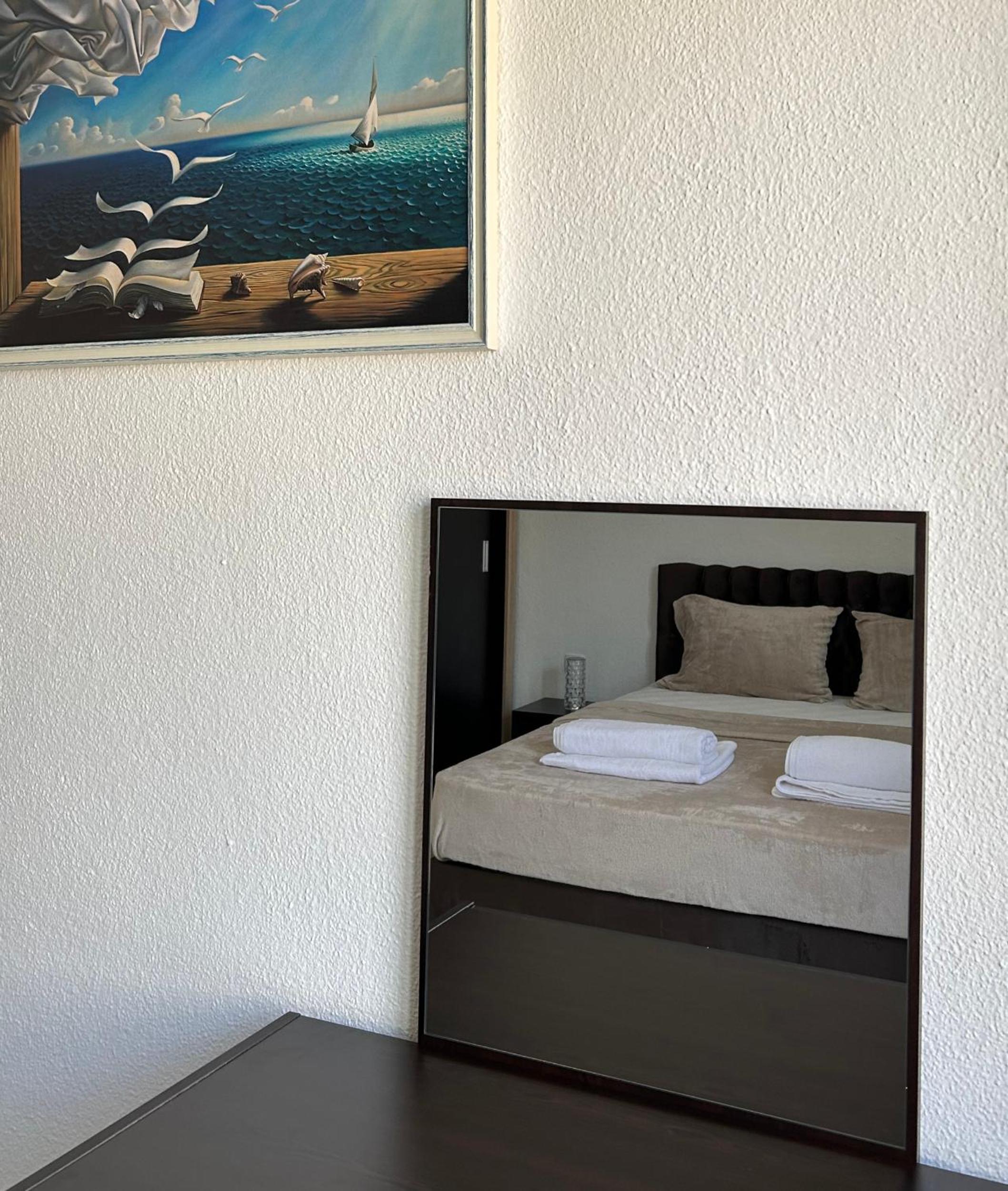 Three-Bedroom Apartment with Park View photo 2