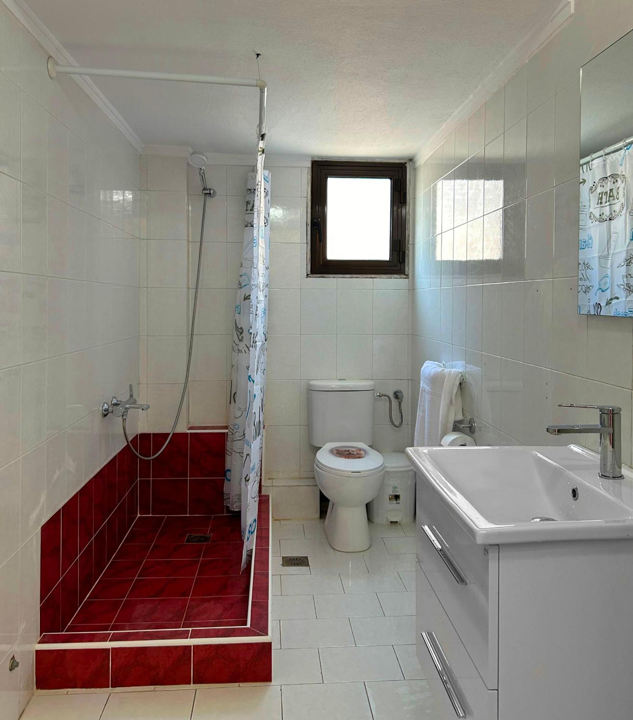 Three-Bedroom Apartment with Park View photo 3