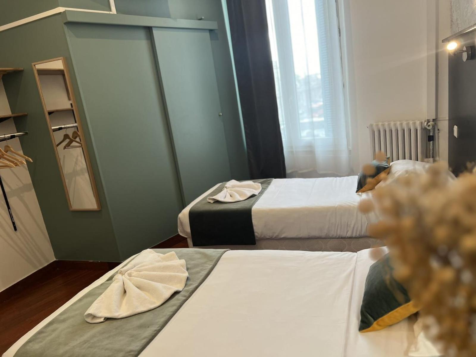Standard Twin Room