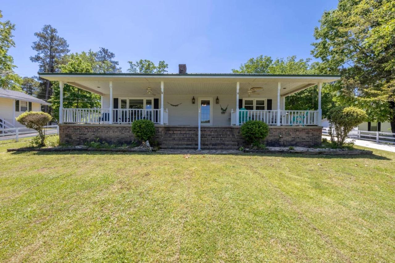 Three-Bedroom House photo 2