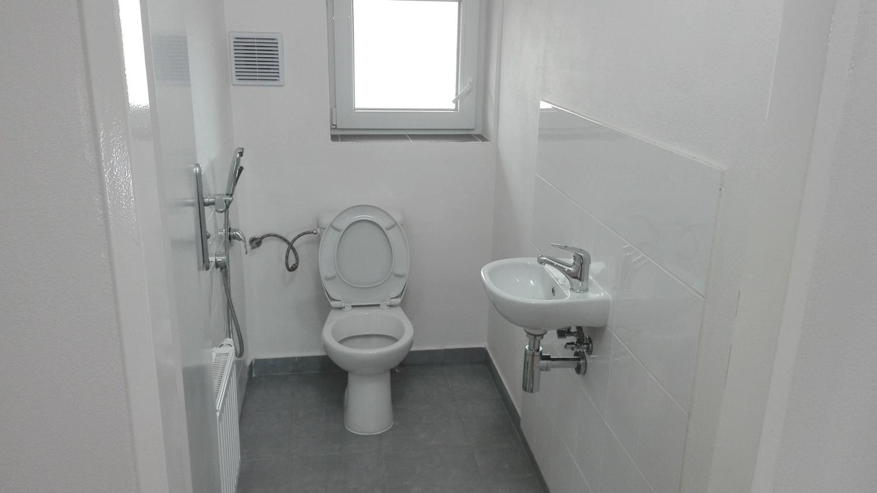 Three-Bedroom Apartment - Photo 80