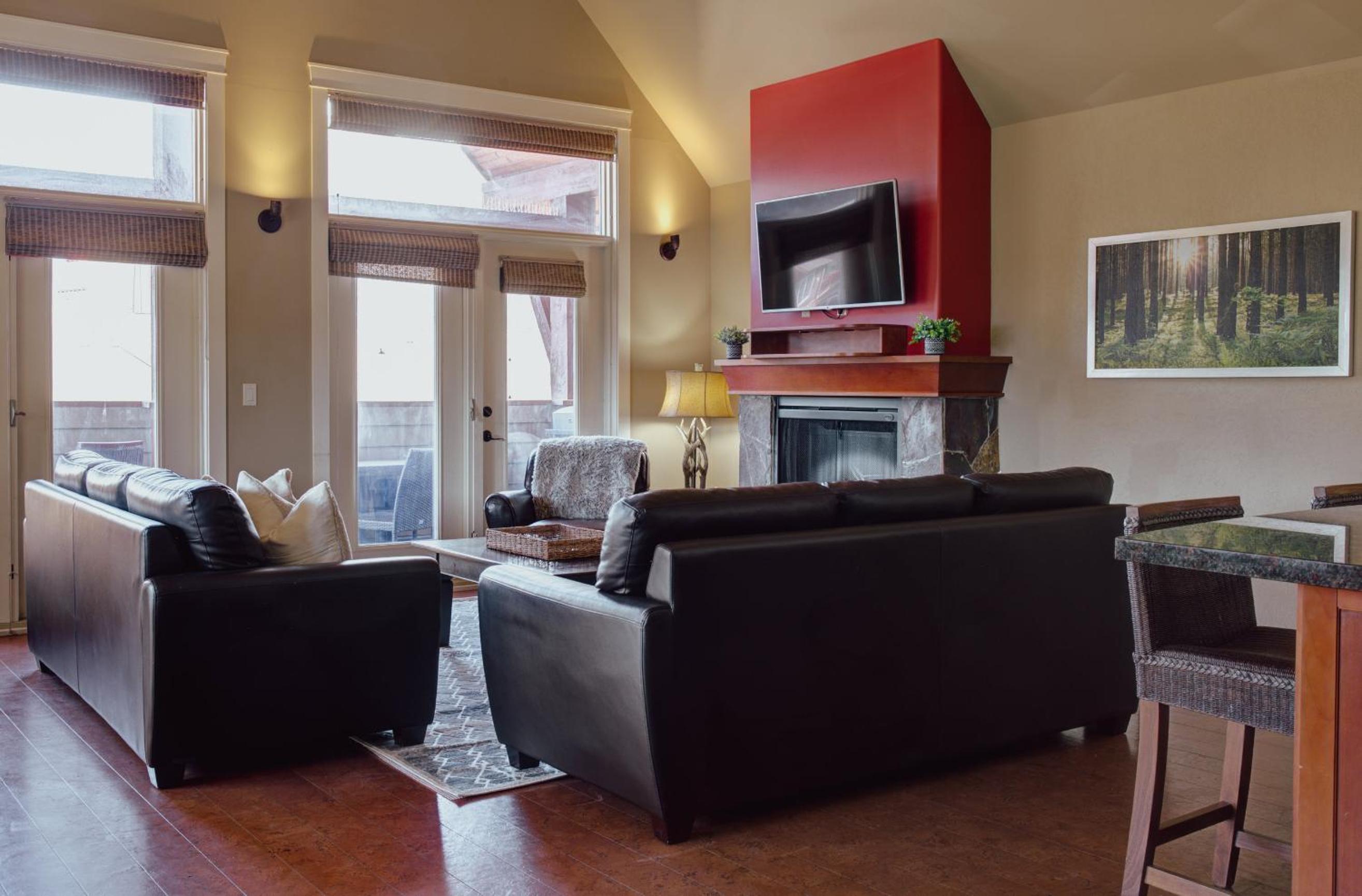 Three-Bedroom Apartment photo 1