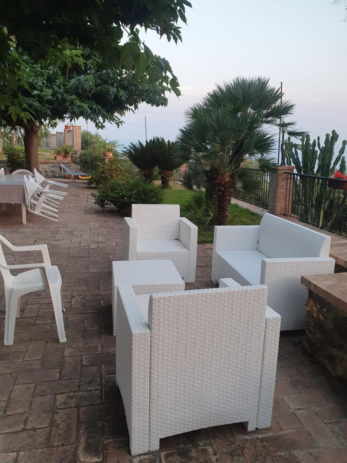 Deluxe Two-Bedroom Apartment with Garden View photo 1