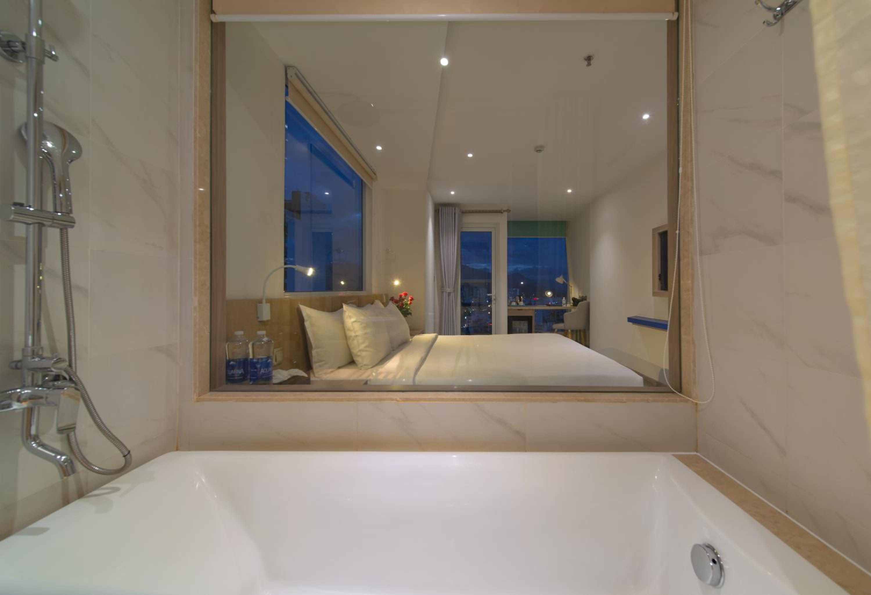 Senior Suite Room - Photo 5