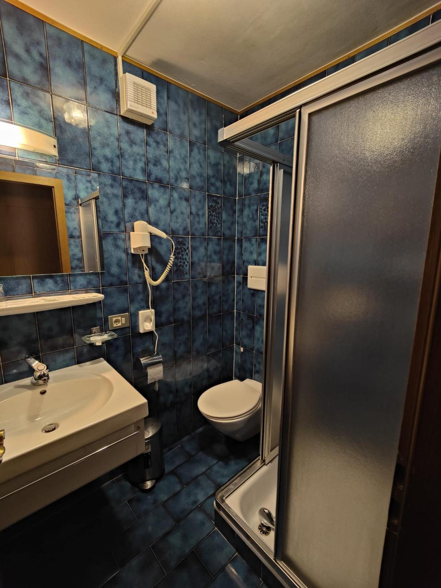 Double Room - Photo 8