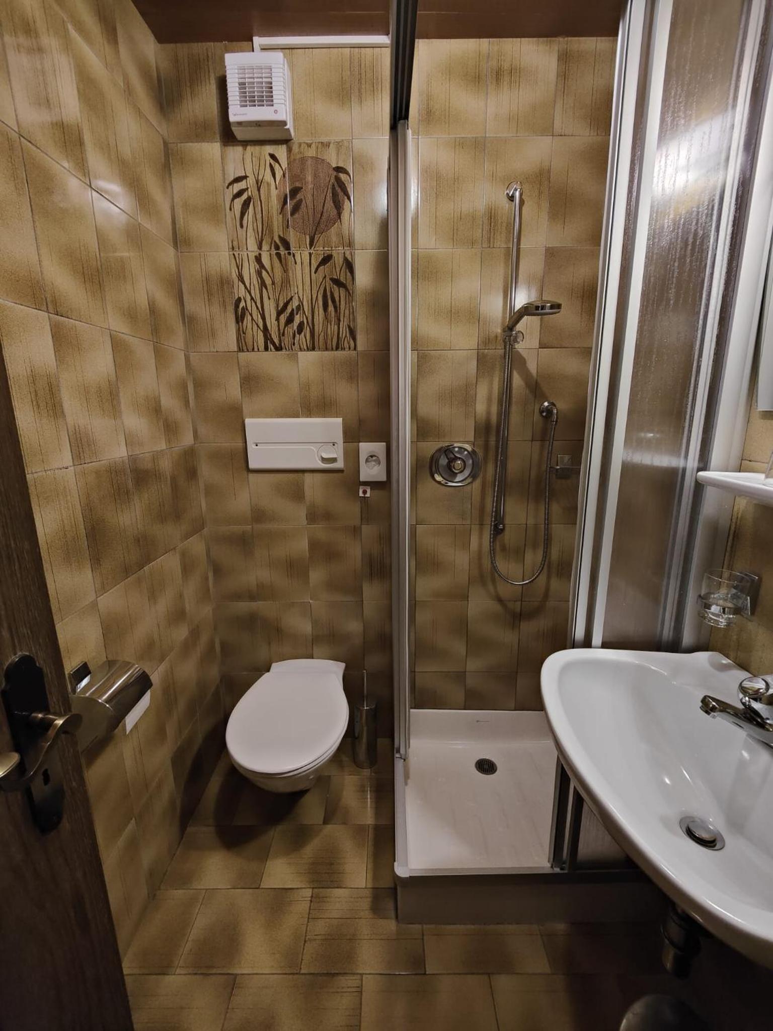 Double Room - Photo 14