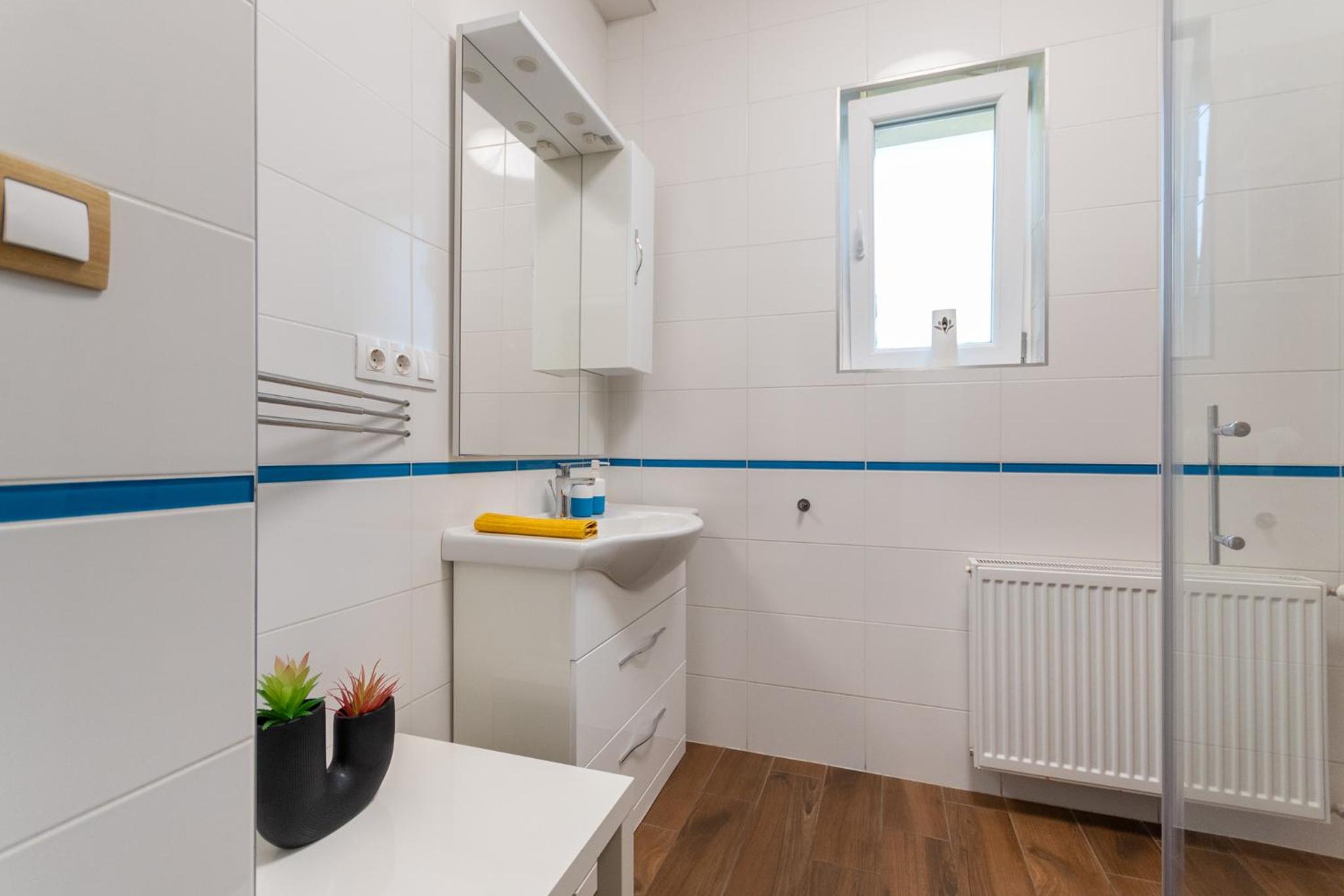 One-Bedroom Apartment - Photo 6