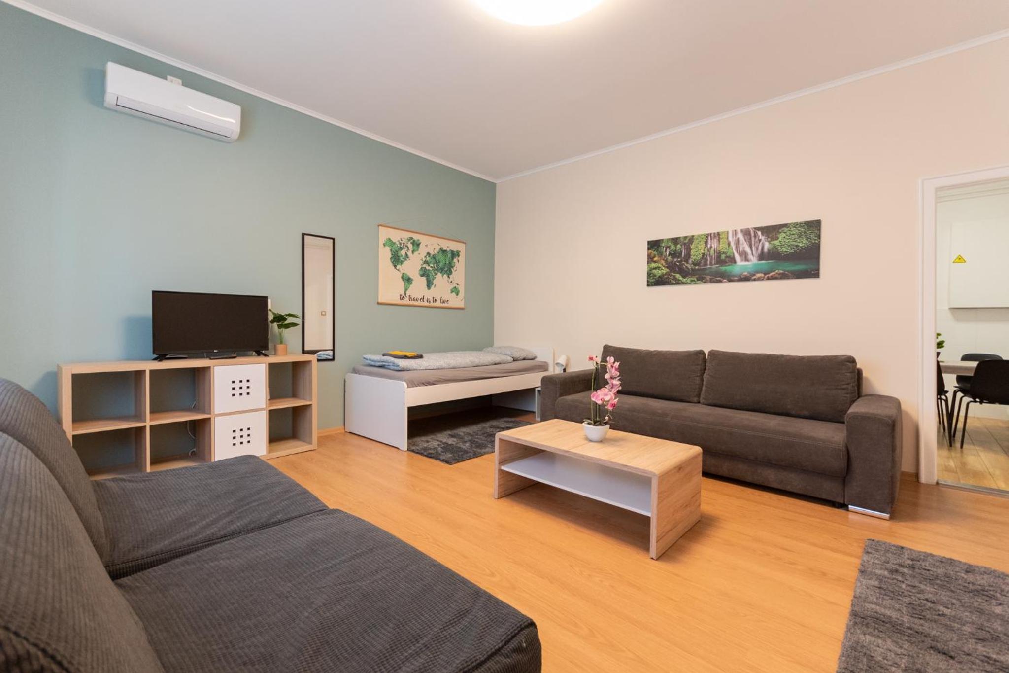One-Bedroom Apartment - Photo 1