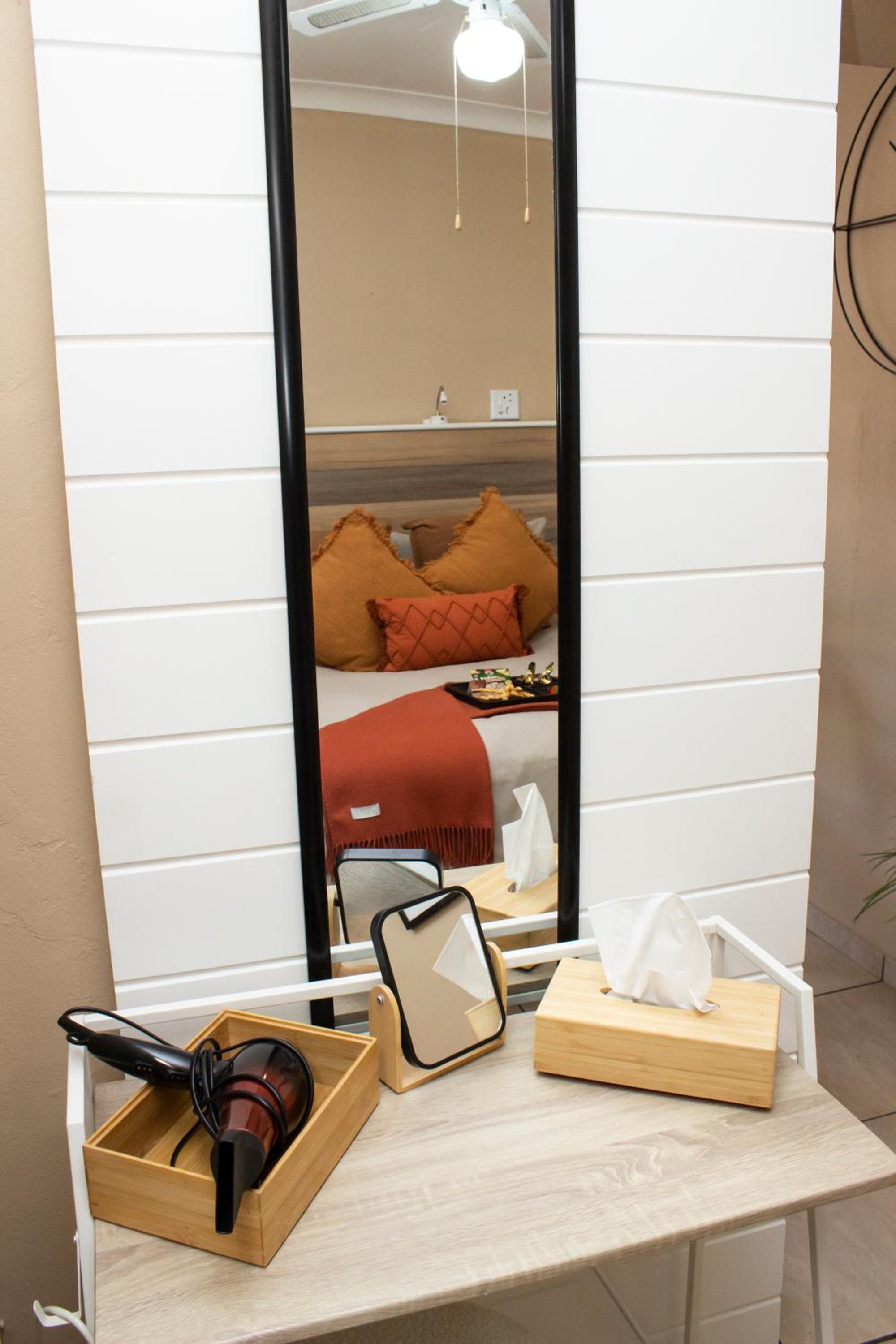 One-Bedroom Apartment photo 3