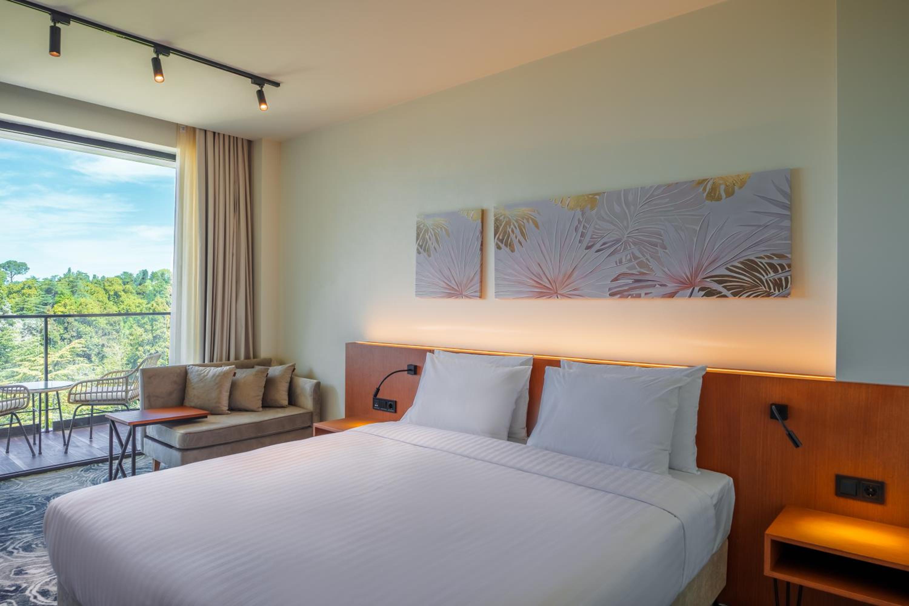 Deluxe Double Room with Balcony and Sea View