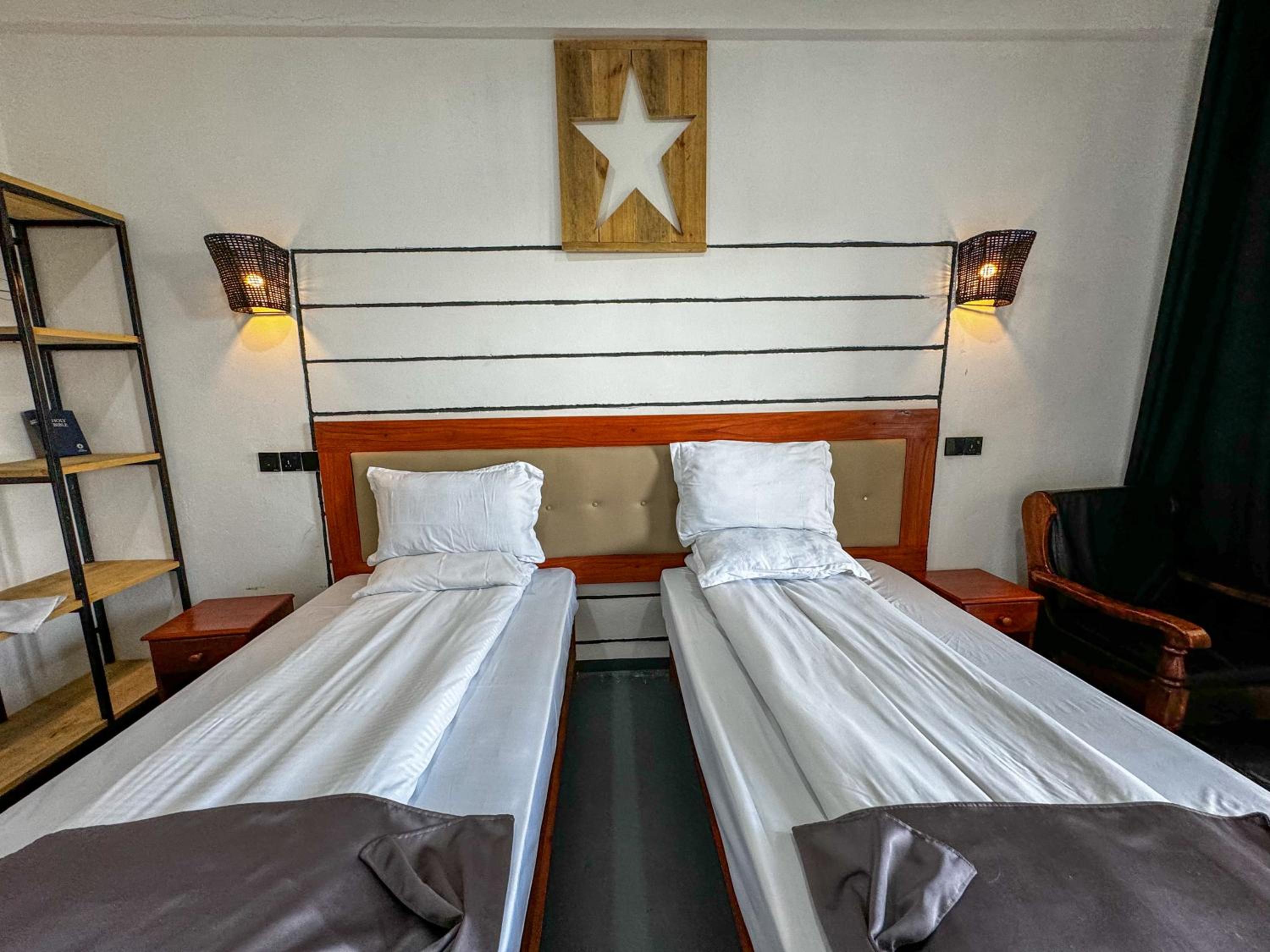 Deluxe Double or Twin Room - Photo 19