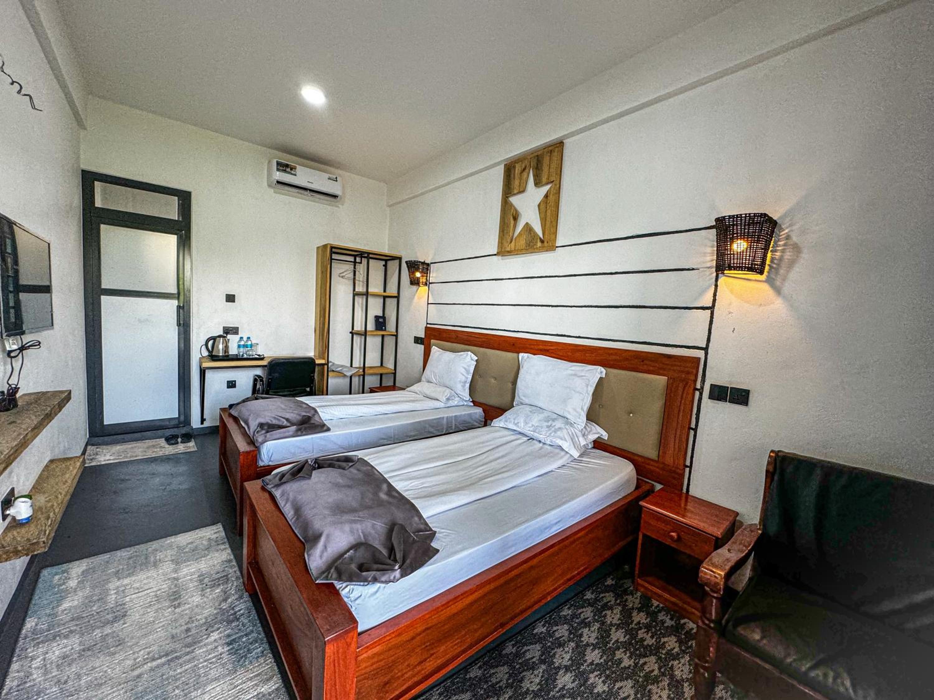 Deluxe Double or Twin Room - Photo 17