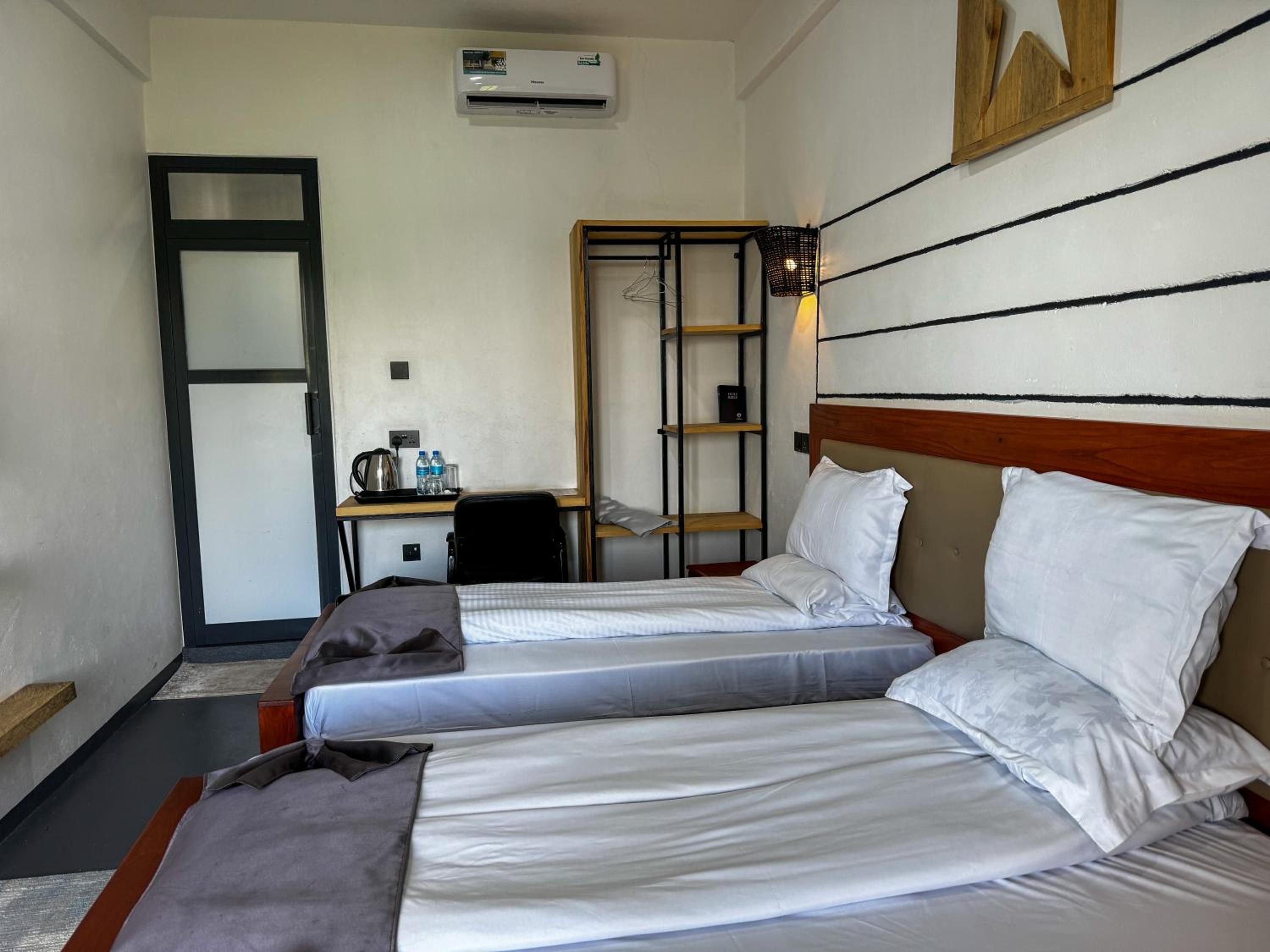 Deluxe Double or Twin Room - Photo 4