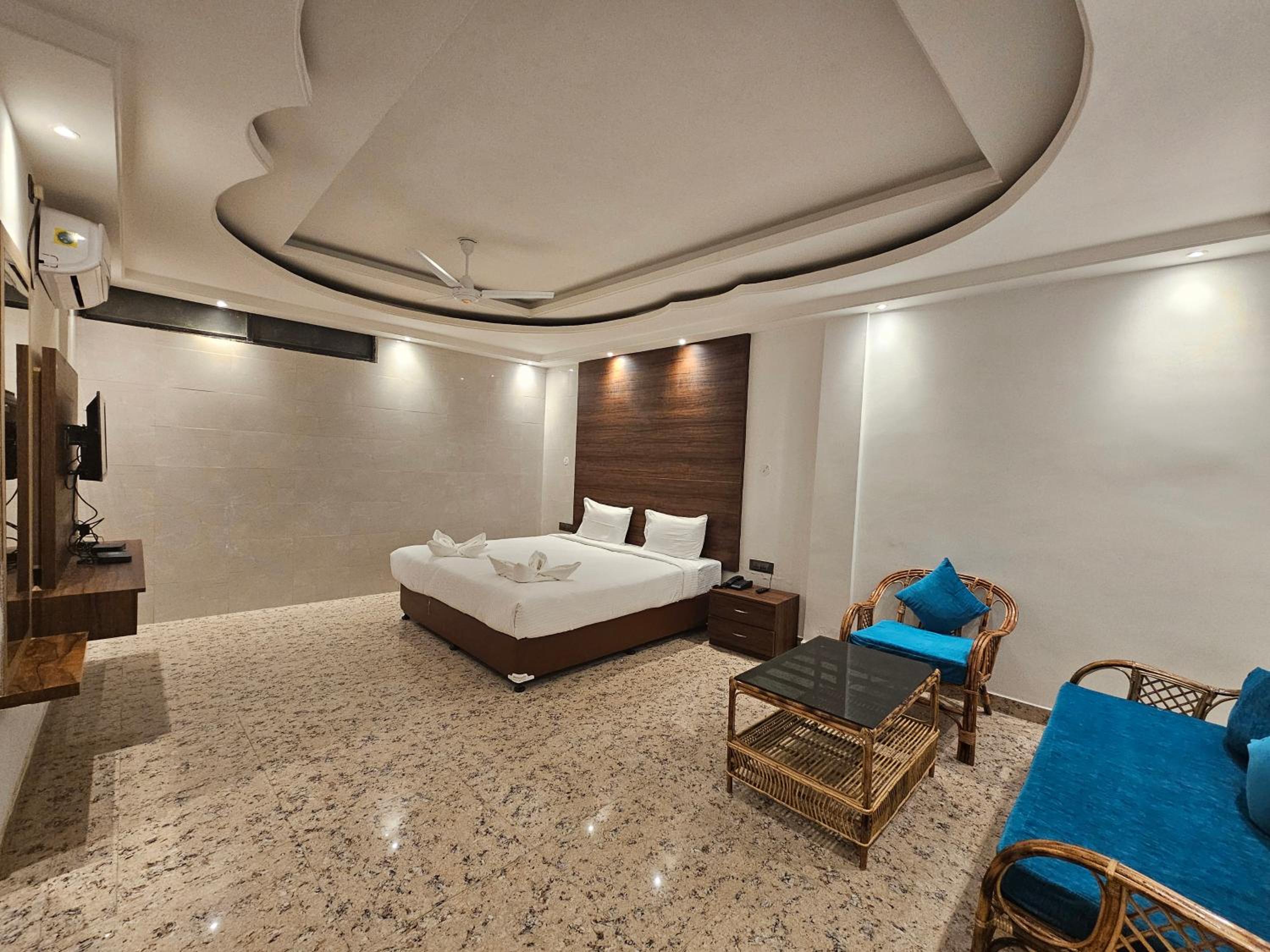 Superior King Room photo 2