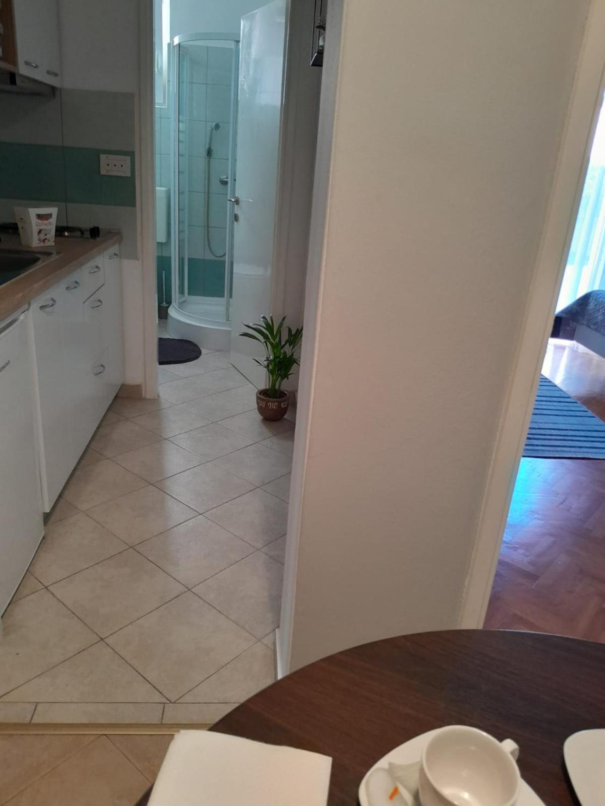 Studio Apartment - Photo 16