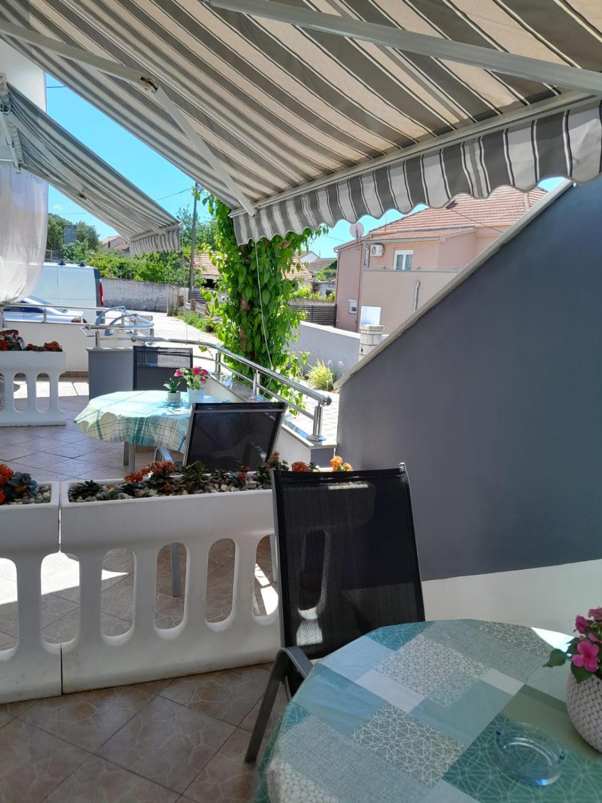 Apartment with Balcony - Photo 11