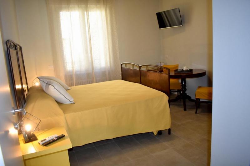 Double Room with Private Bathroom photo 3