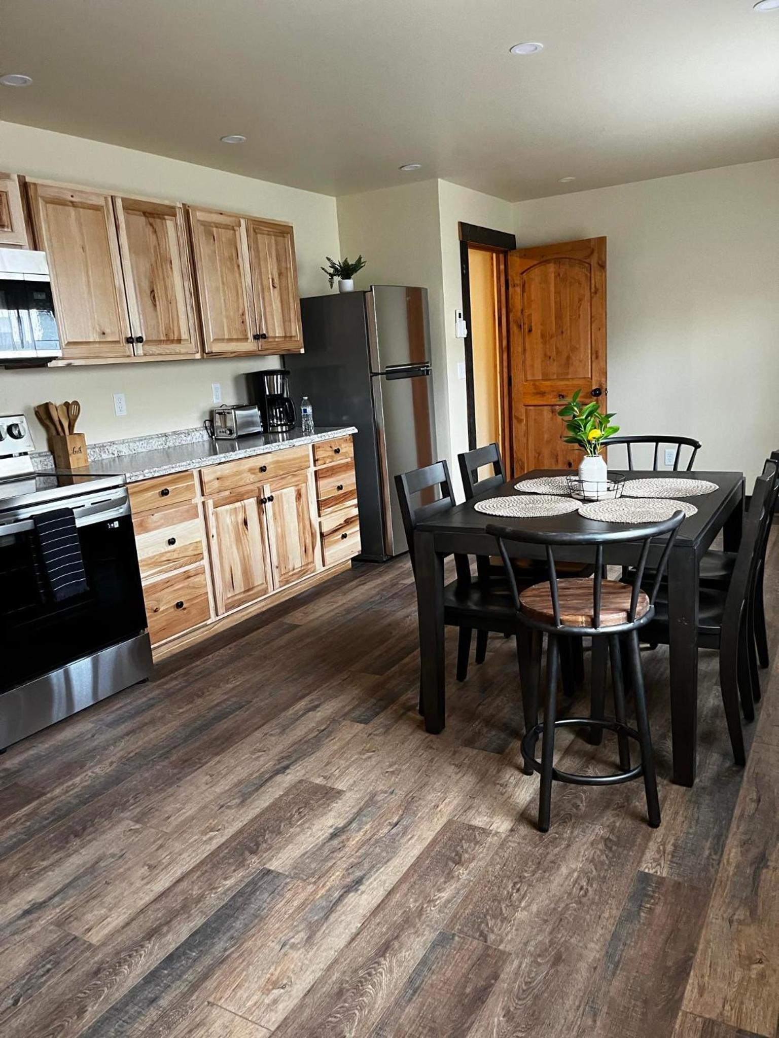 Three-Bedroom House photo 3