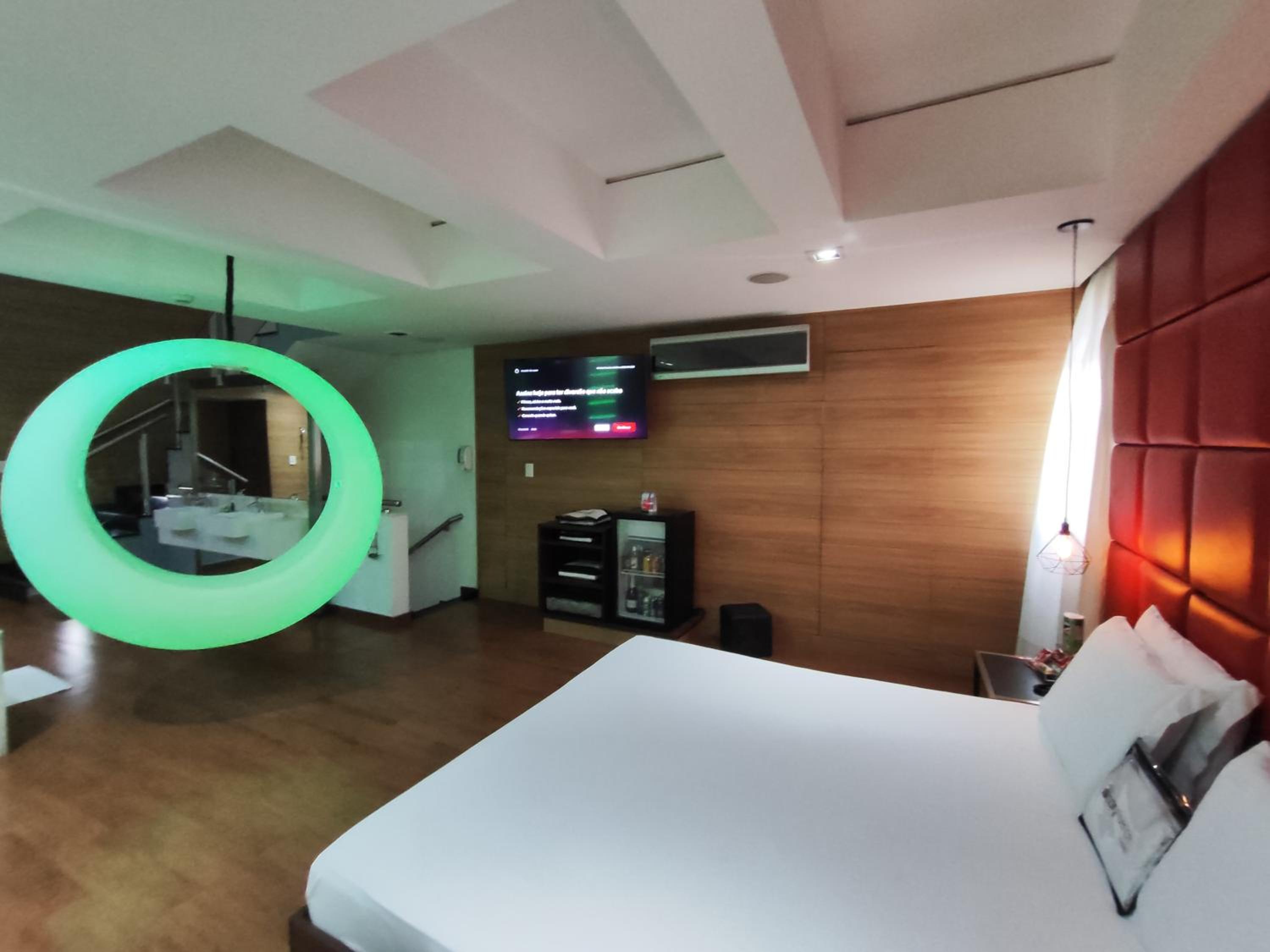 Queen Room with Pool View photo 1