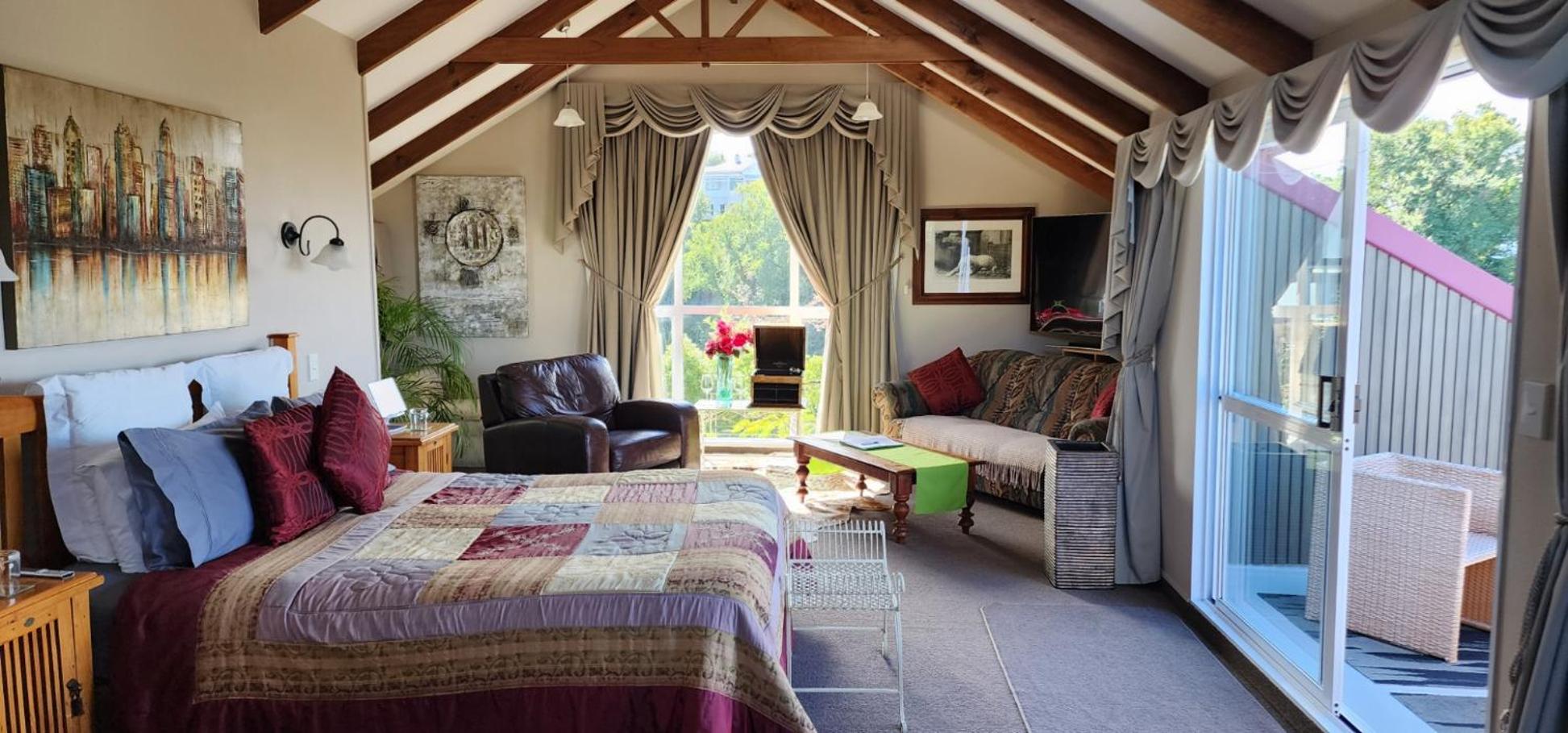 Deluxe King Room