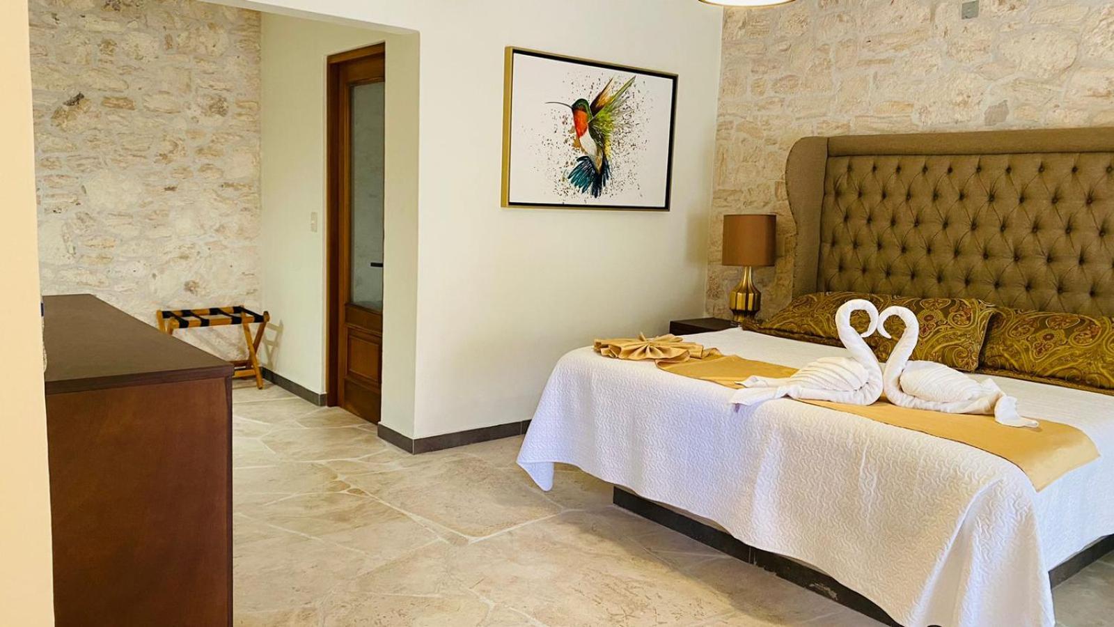 Deluxe Suite with Spa Bath photo 1