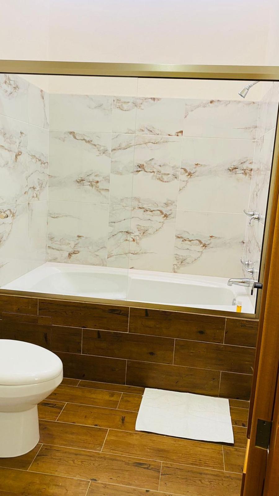 Suite with Hot Tub photo 3