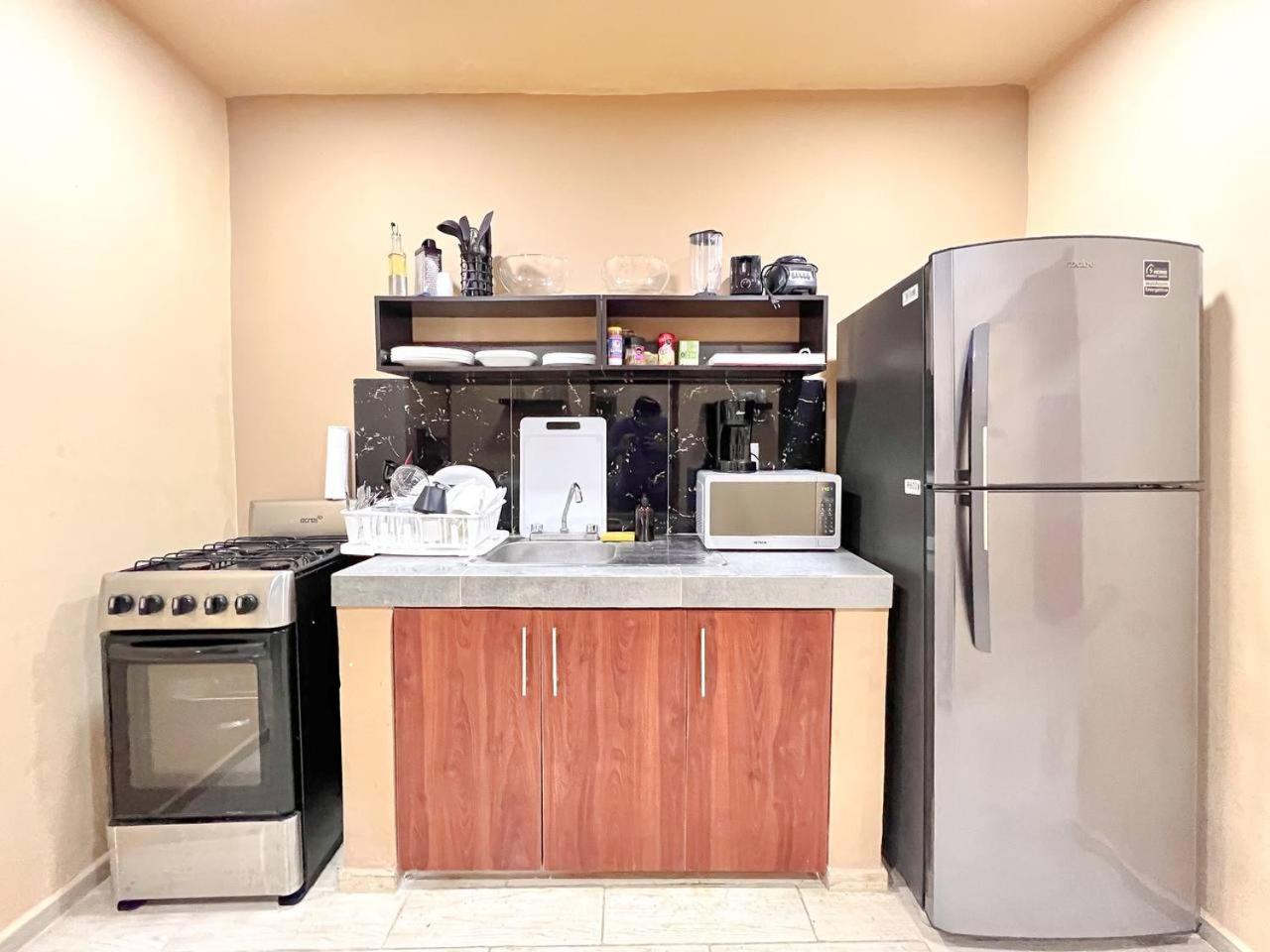 Five-Bedroom House photo 2