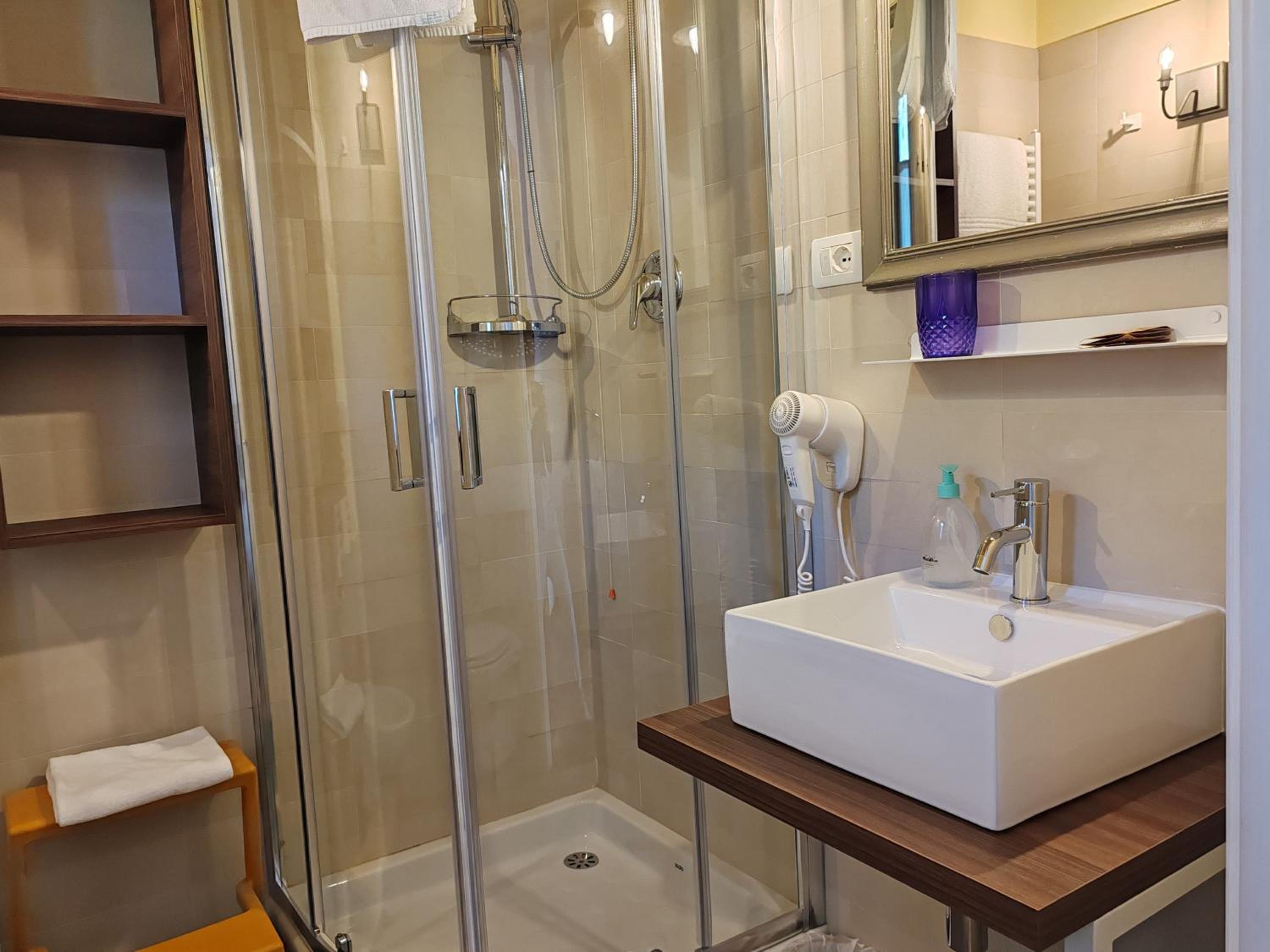 Superior Double or Twin Room - Photo 2