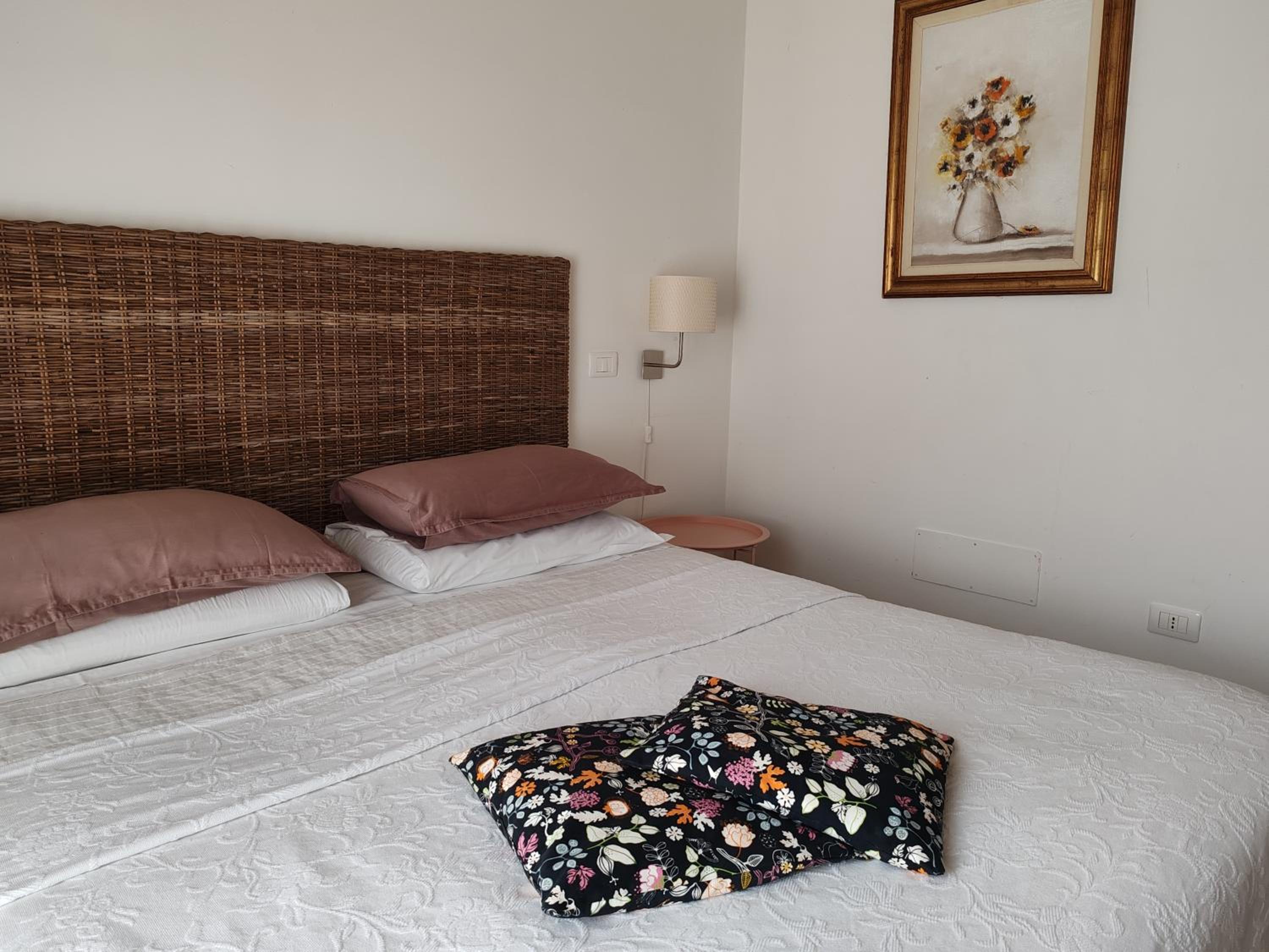 Double or Twin Room - Photo 5