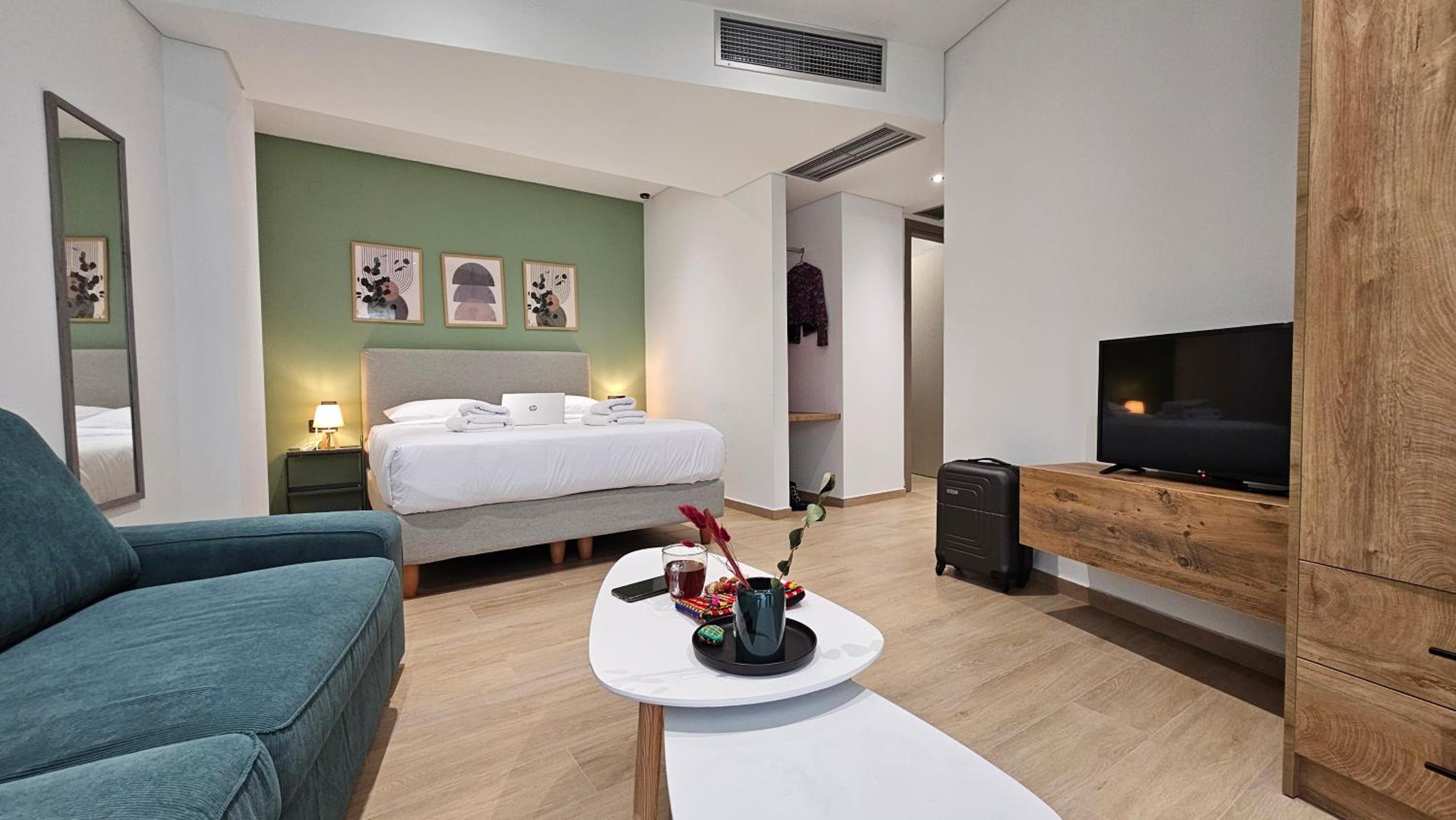 Studio with Sofa Bed