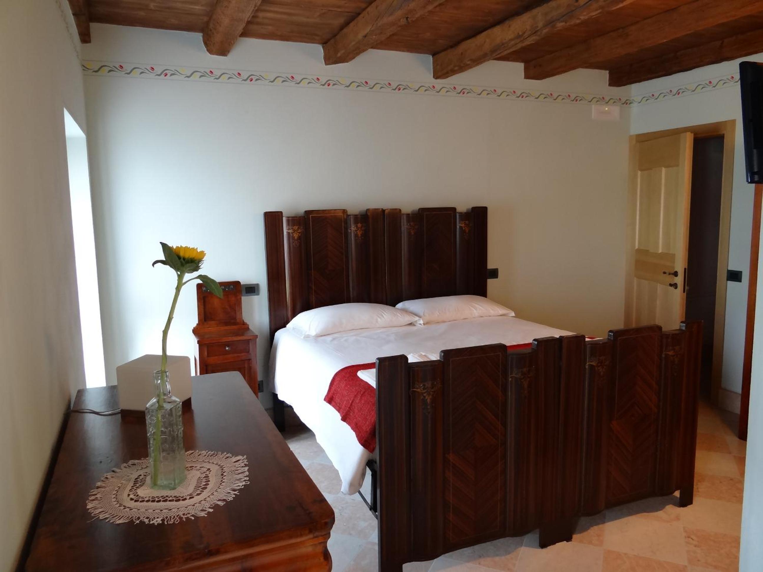 Double Room with Private Bathroom - Photo 1