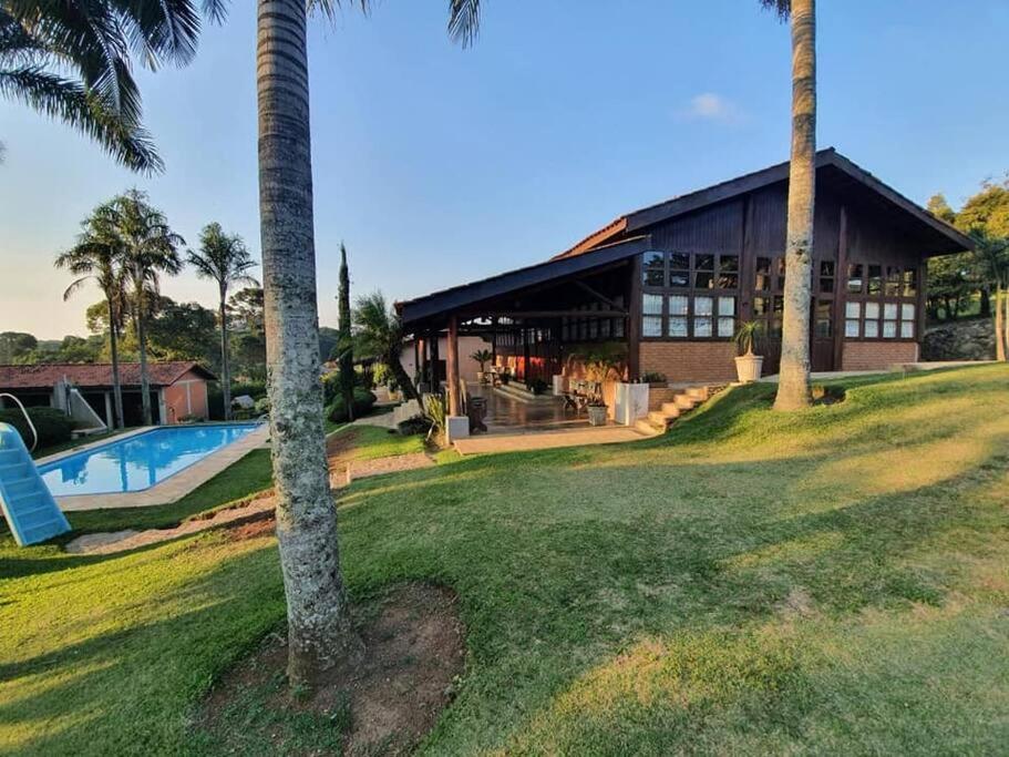 Three-Bedroom House photo 2