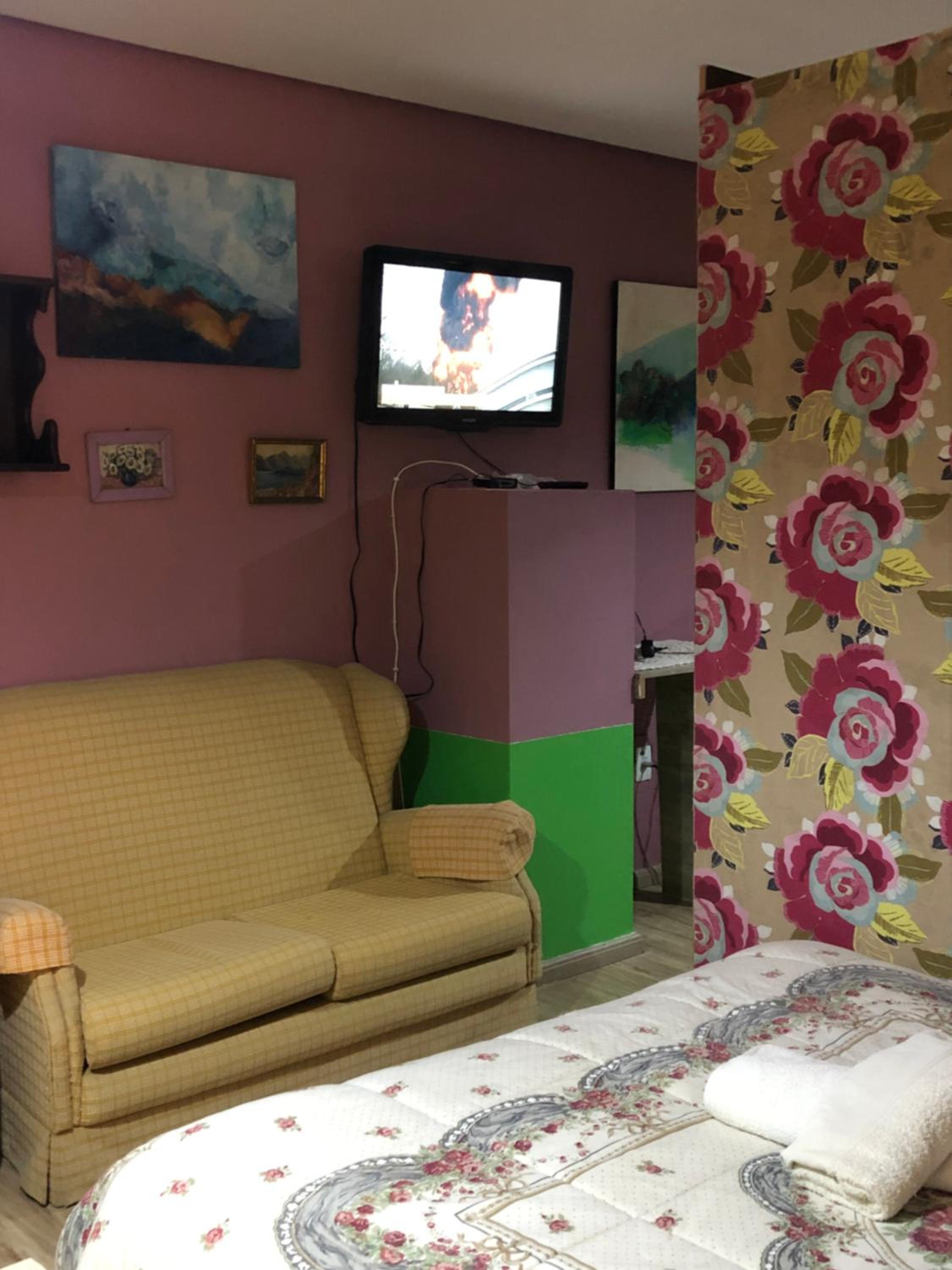 Standard Suite - Photo 1