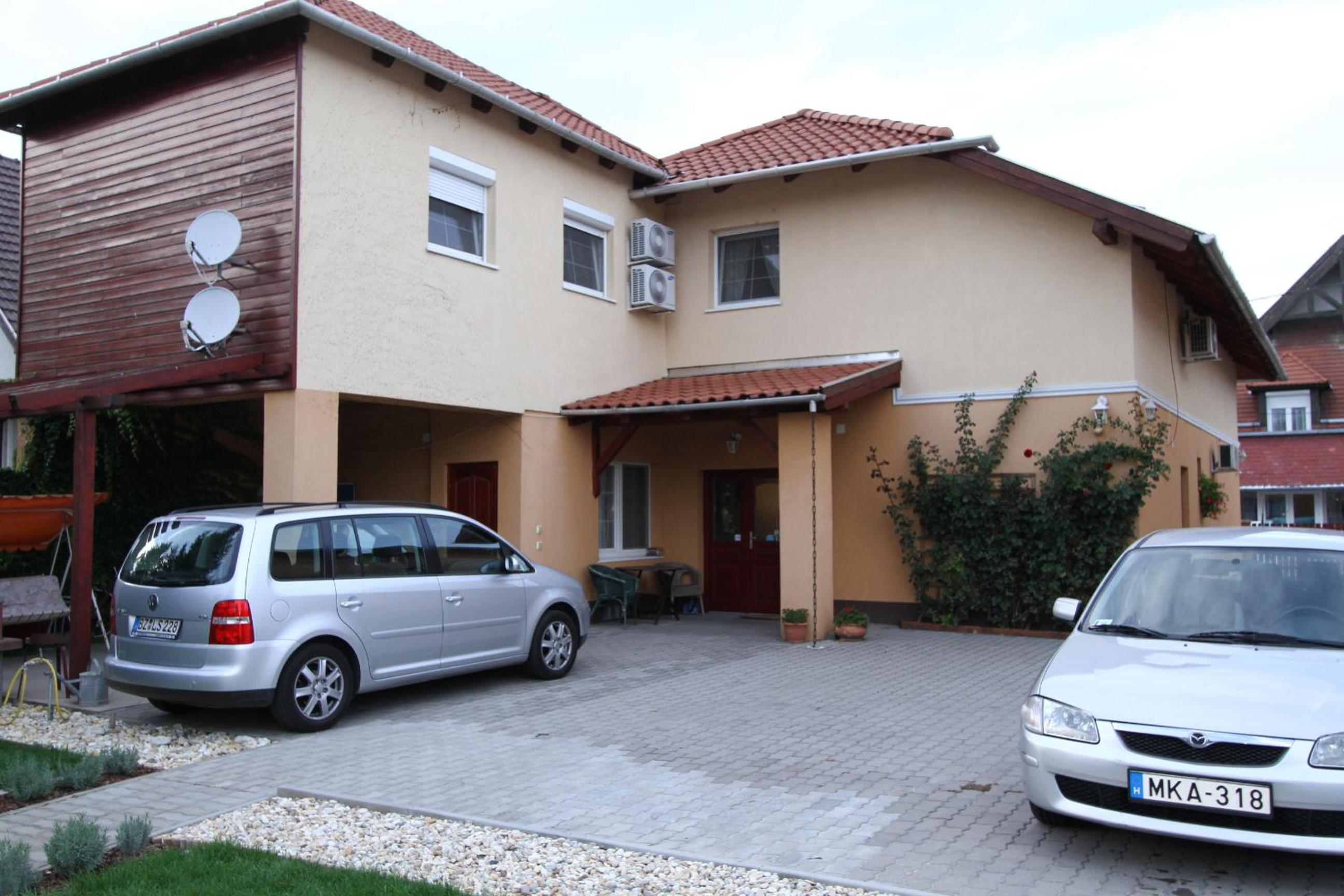 Family Studio - Photo 4