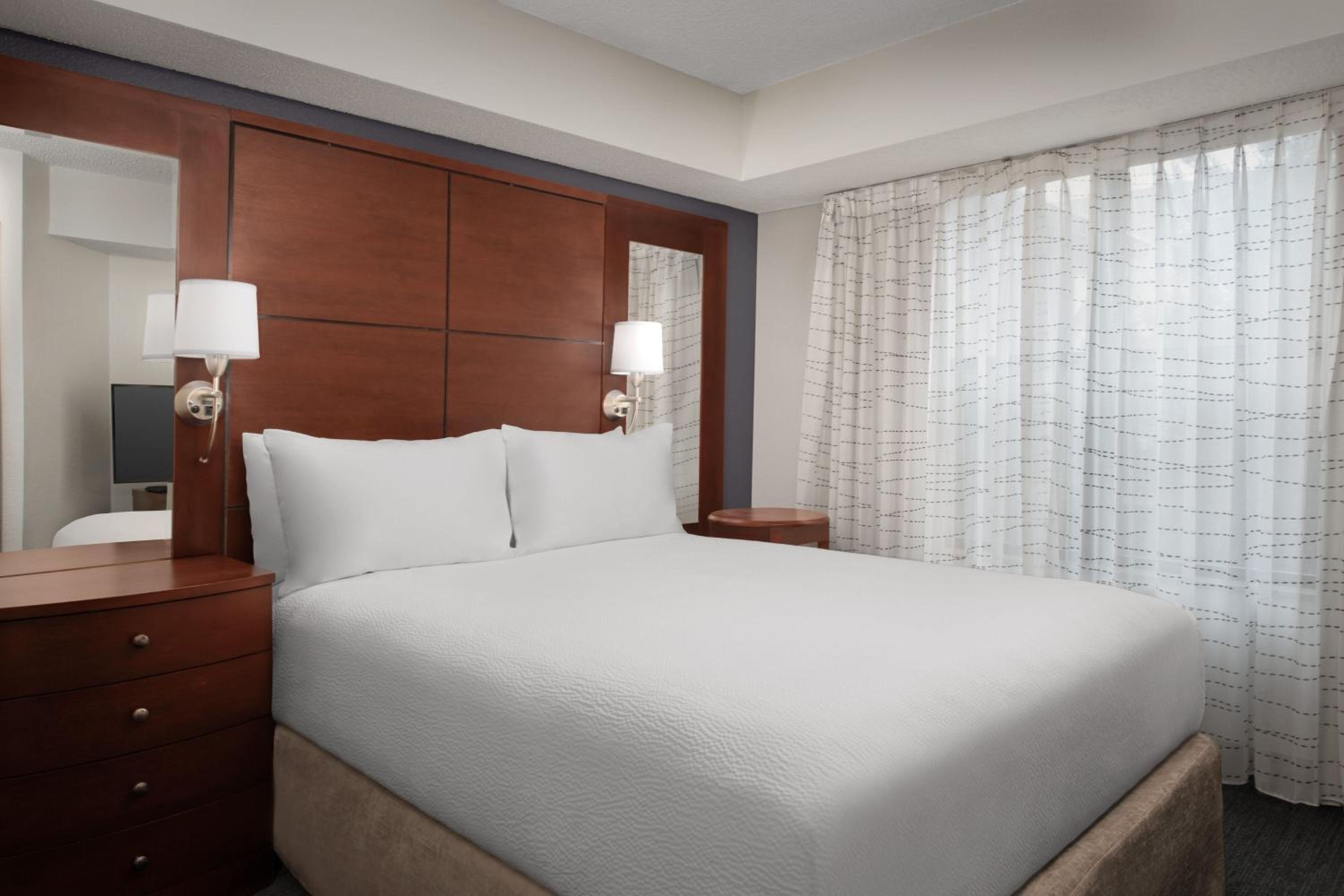 One-Bedroom Suite with Sofa Bed - Photo 10