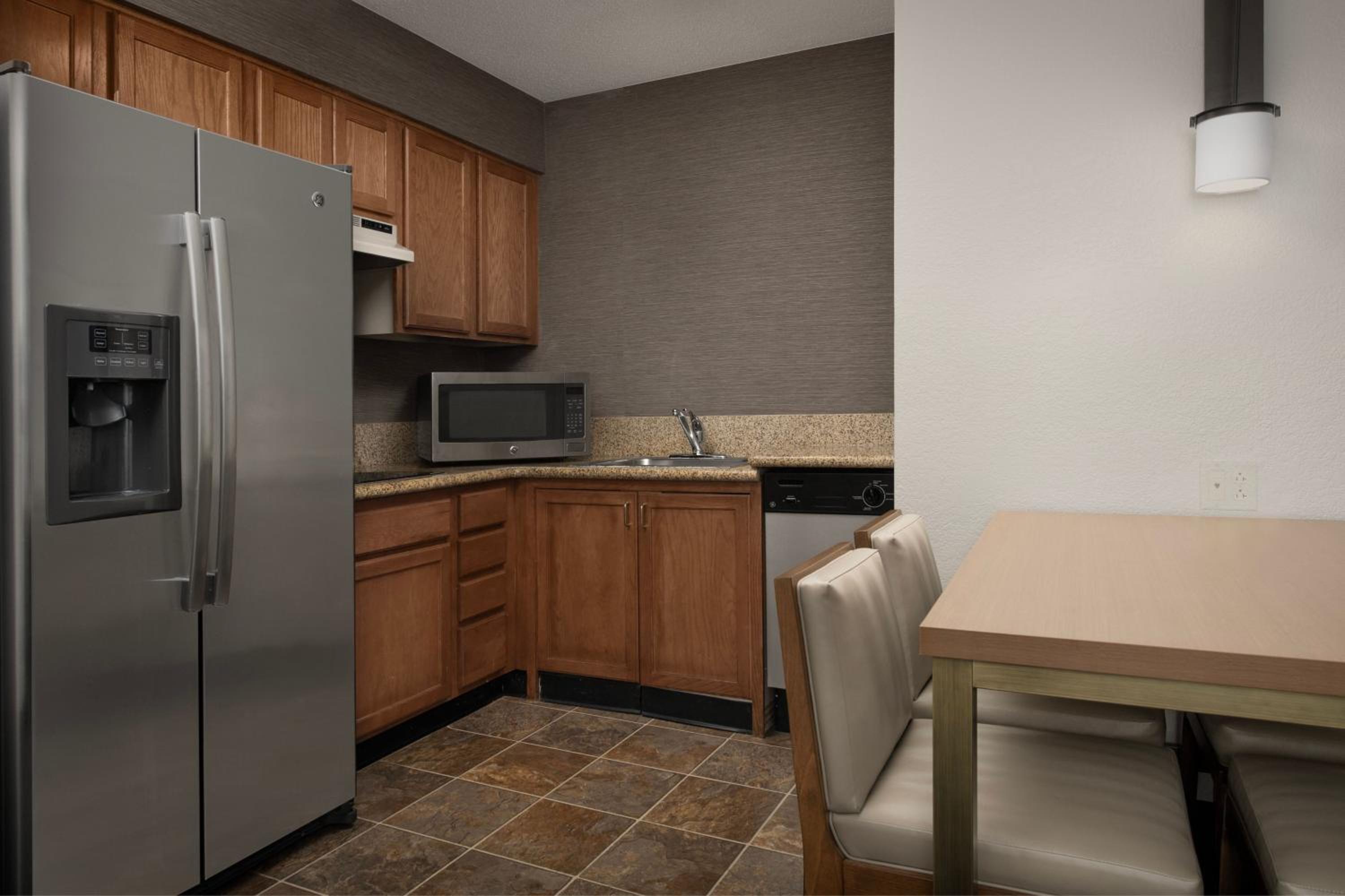 One-Bedroom Suite with Sofa Bed - Photo 4