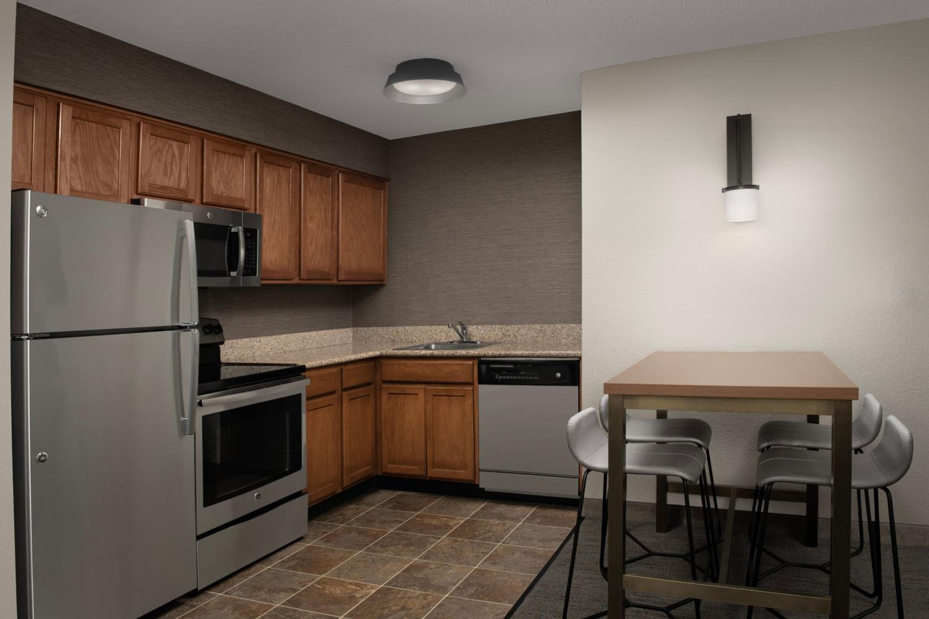Two-Bedroom Suite - Photo 6