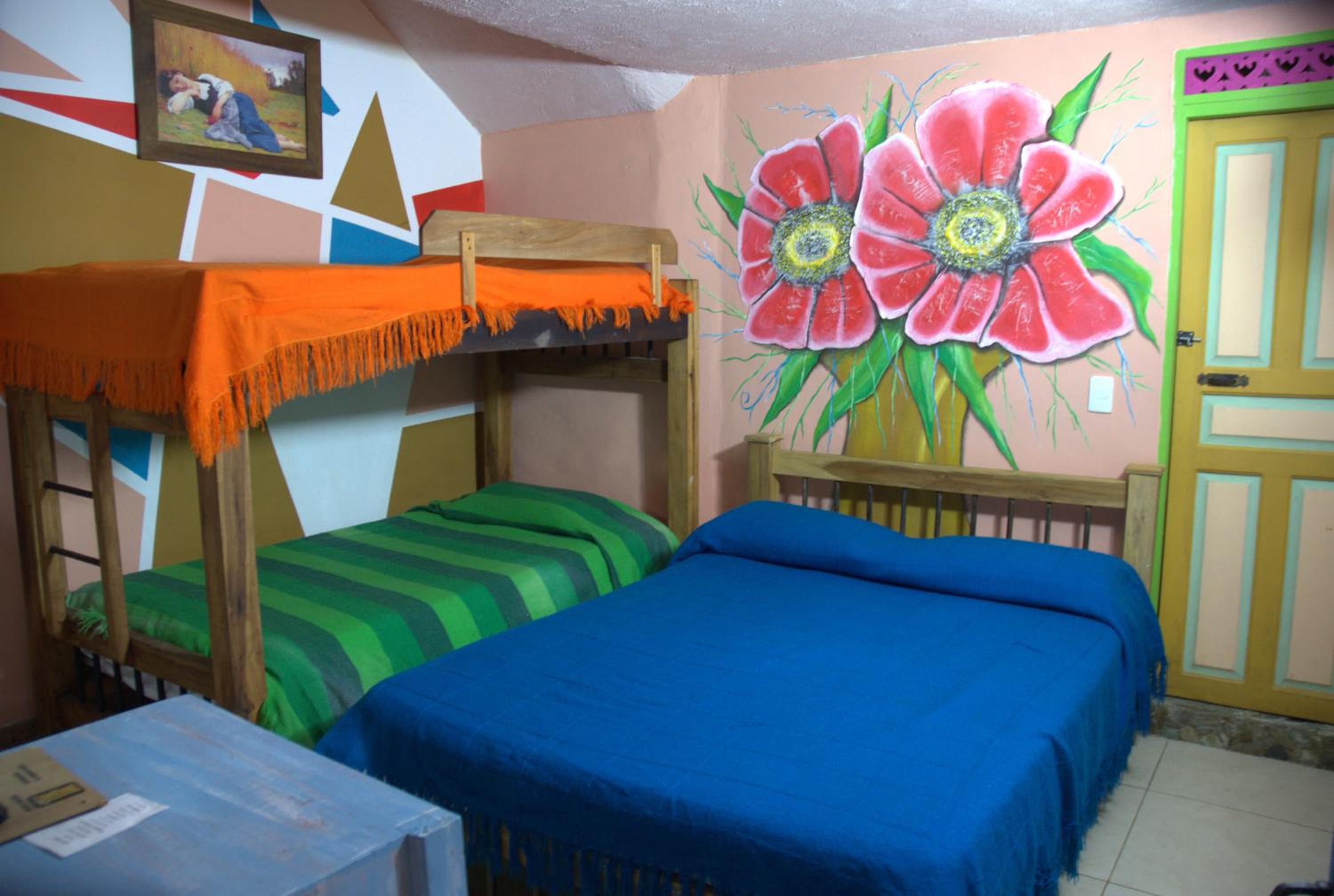 Quadruple Room with Private Bathroom photo 3