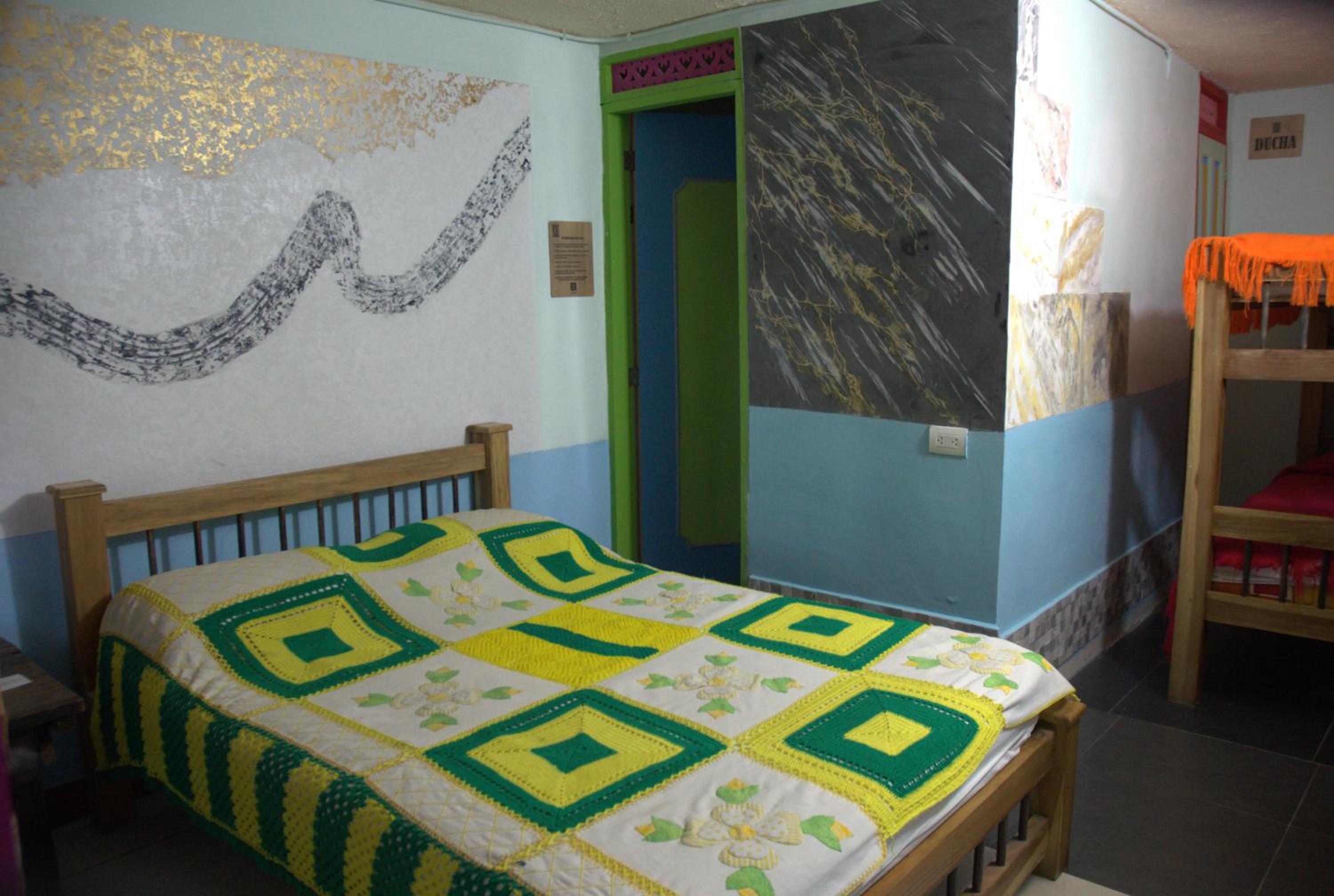Quadruple Room with Private Bathroom photo 2