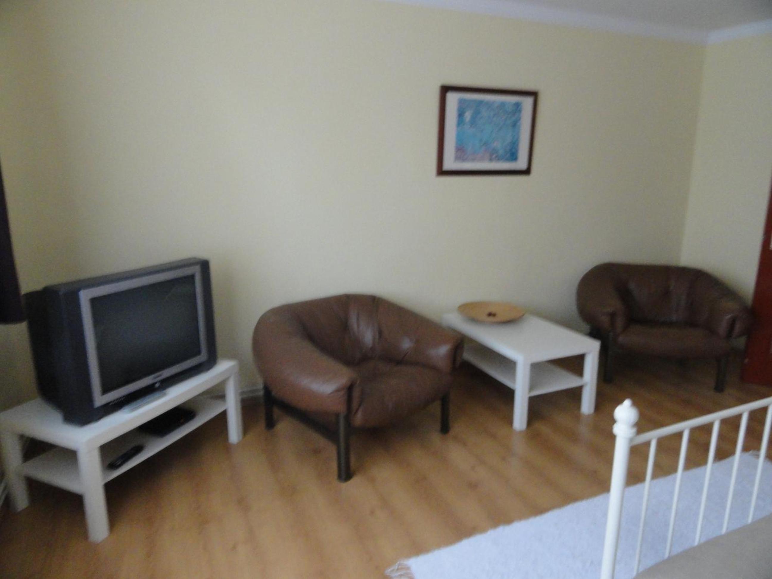 Family Studio - Photo 7