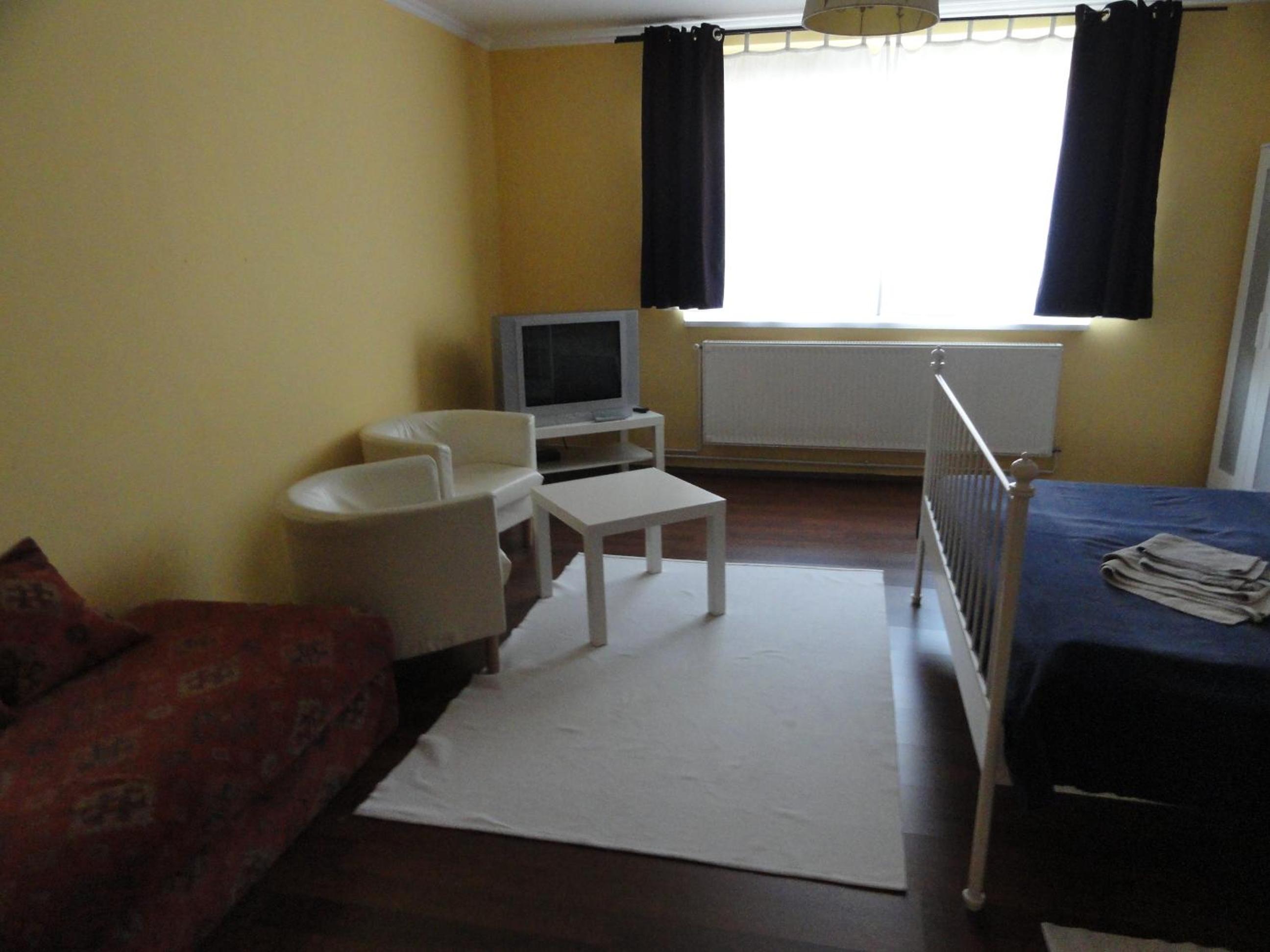 Family Studio - Photo 3