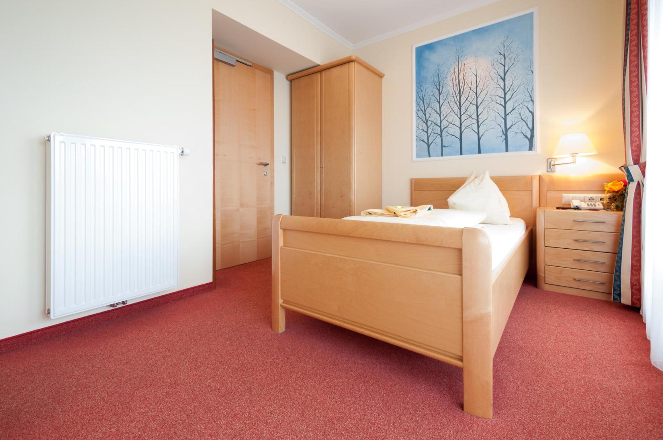 Single Room with Balcony photo 2