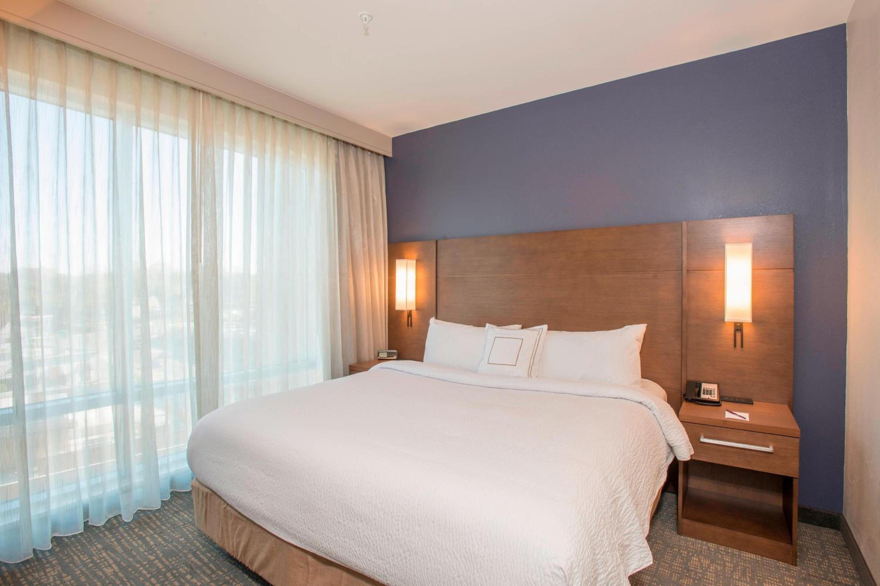 One-Bedroom King Suite with Sofa Bed and Roll-in Shower - Mobility and Hearing Accessible photo 1