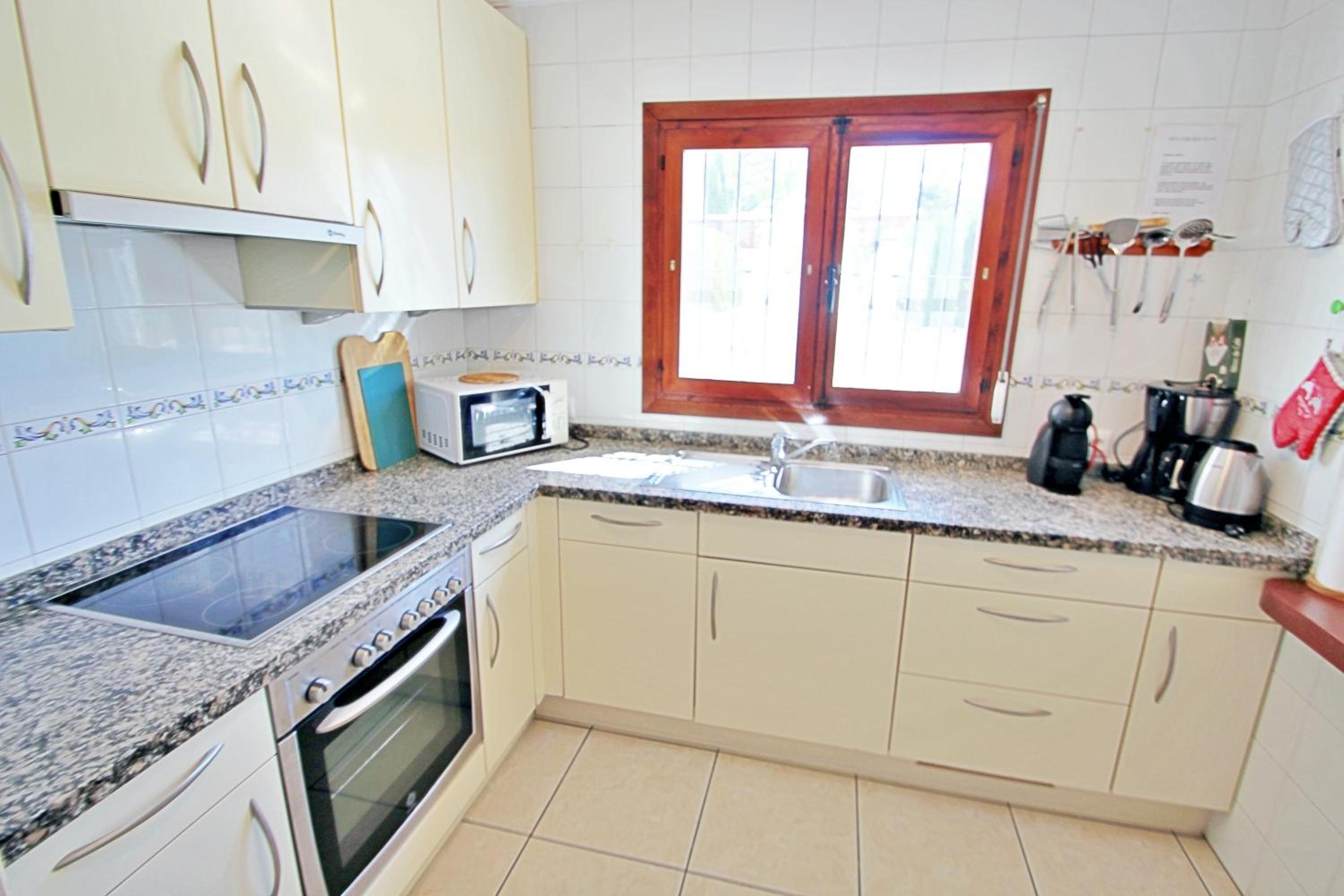 Three-Bedroom House photo 3