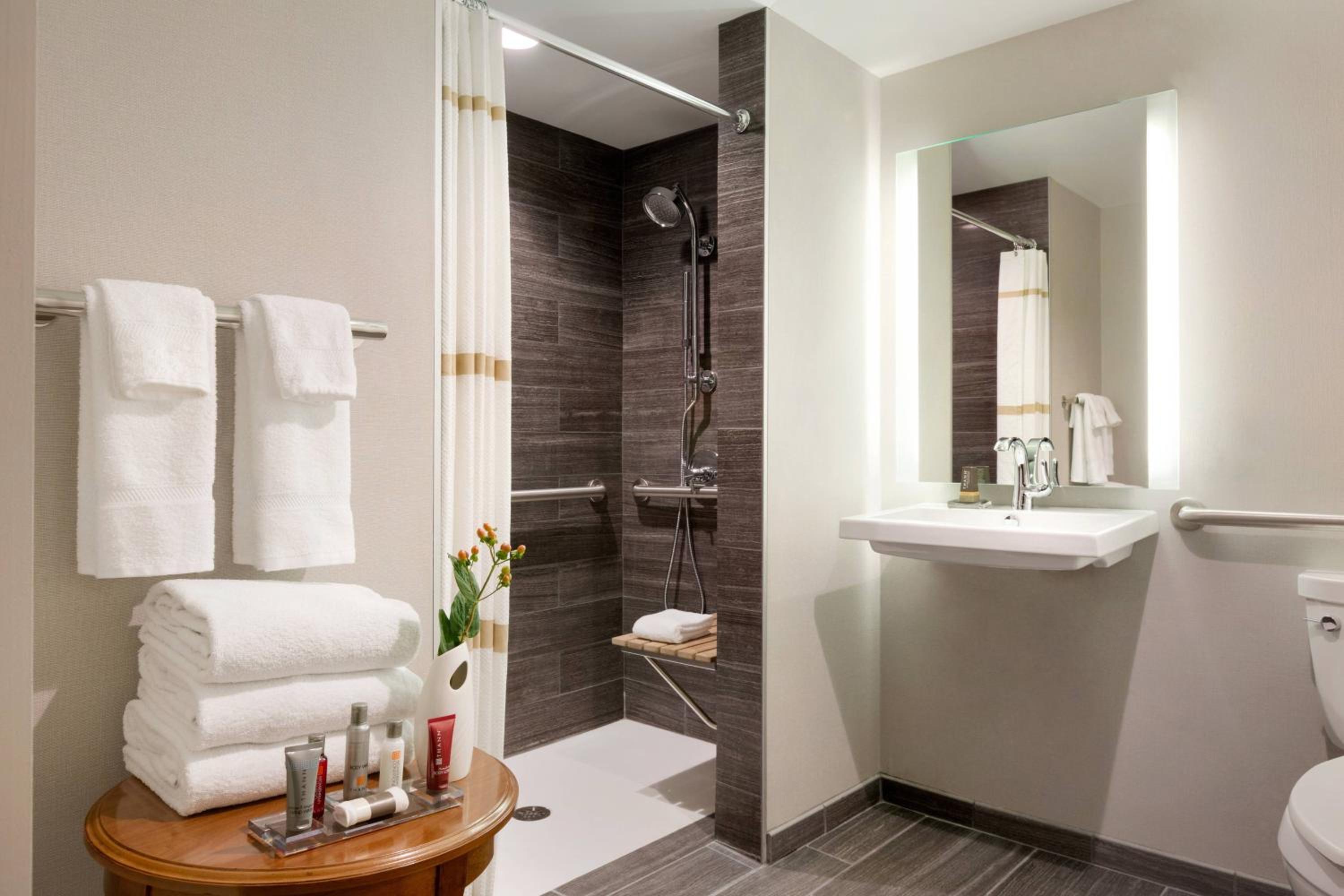 King or Double Room - Photo 7