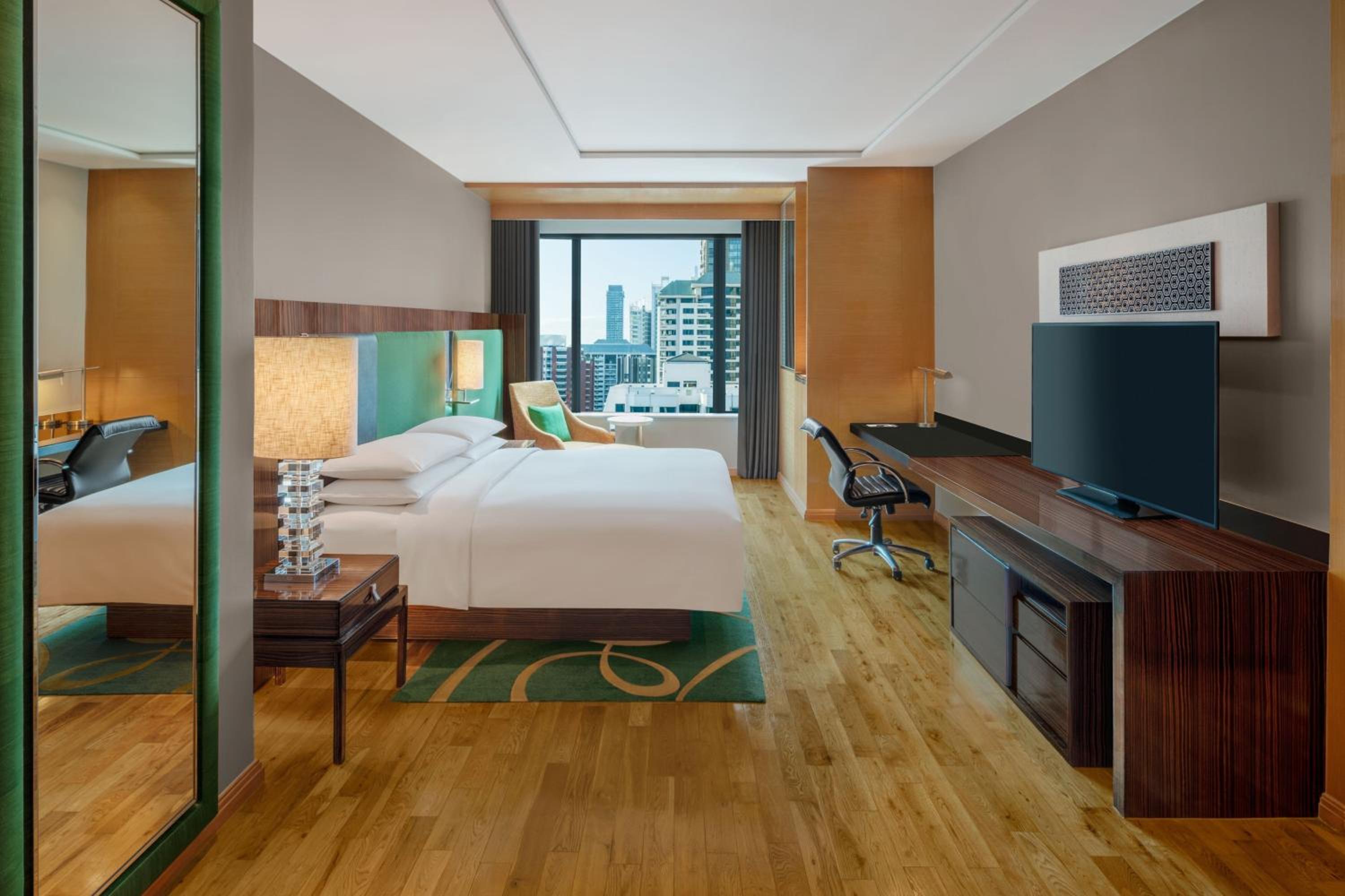 Renaissance Suite (A complimentary 1-hour EV Tuk-Tuk ride) thumbnail 6