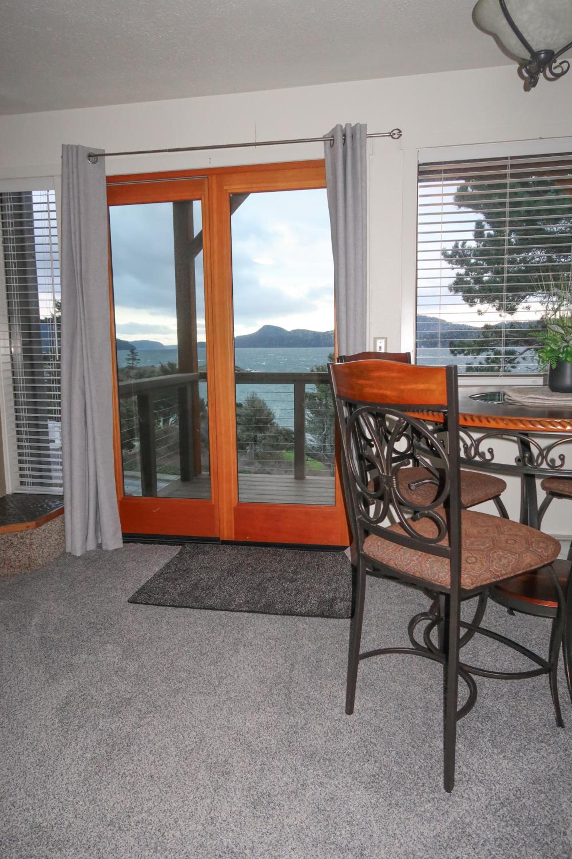 Apartment with Sea View photo 2
