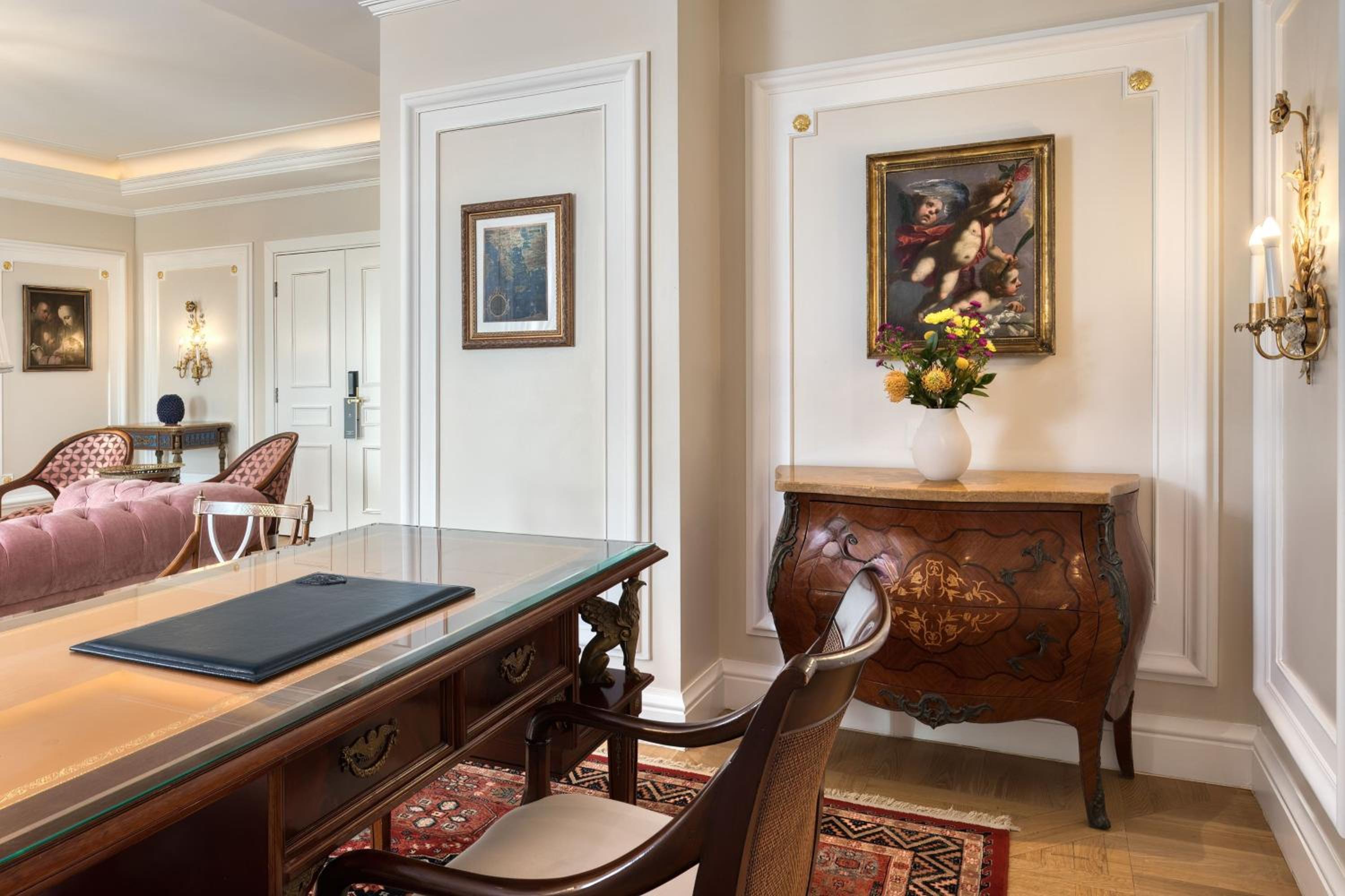 Executive Acropolis Suite 1 Bedroom Suite, 1 King, City view thumbnail 5