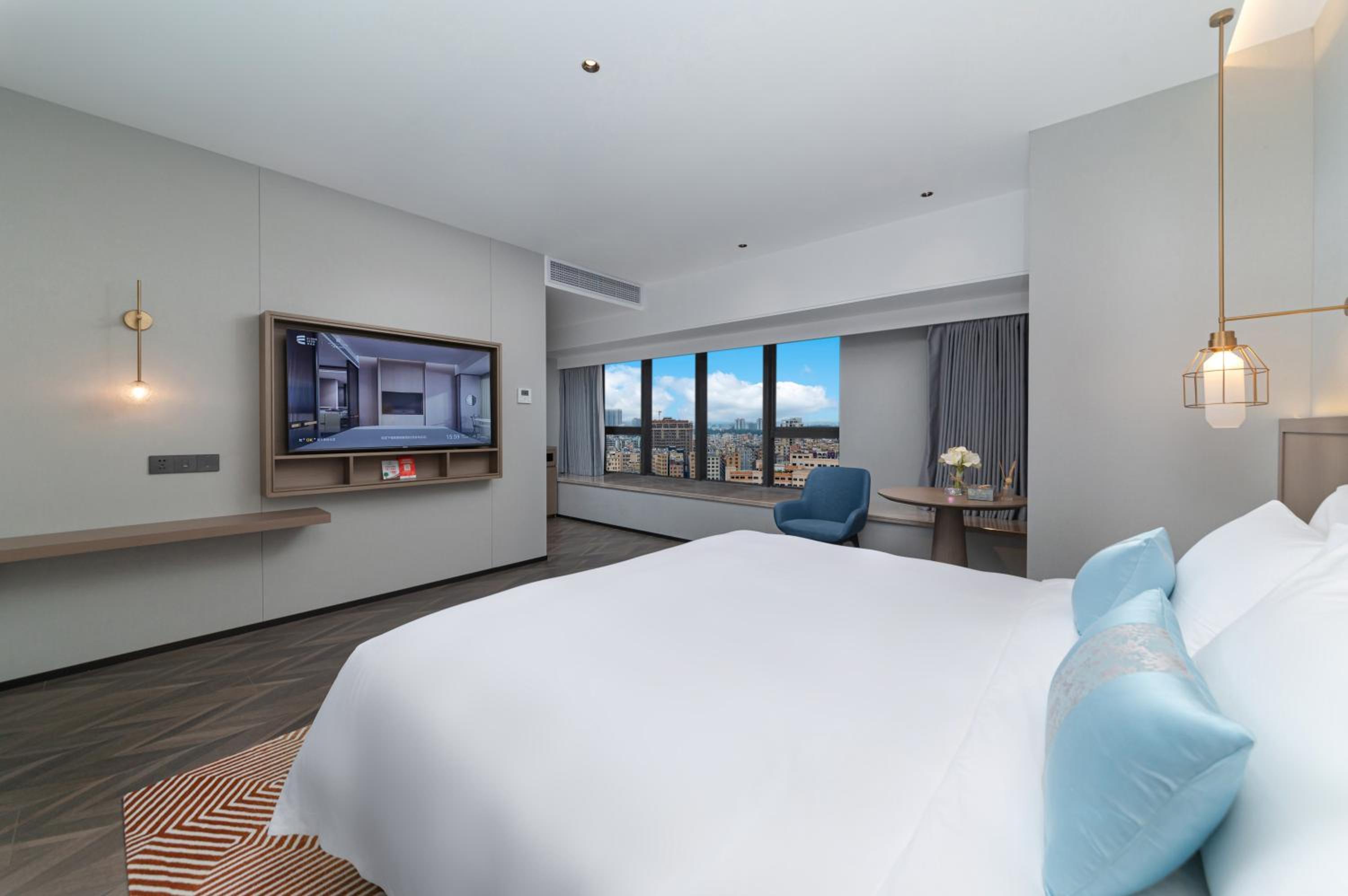 Liz King Room photo 1
